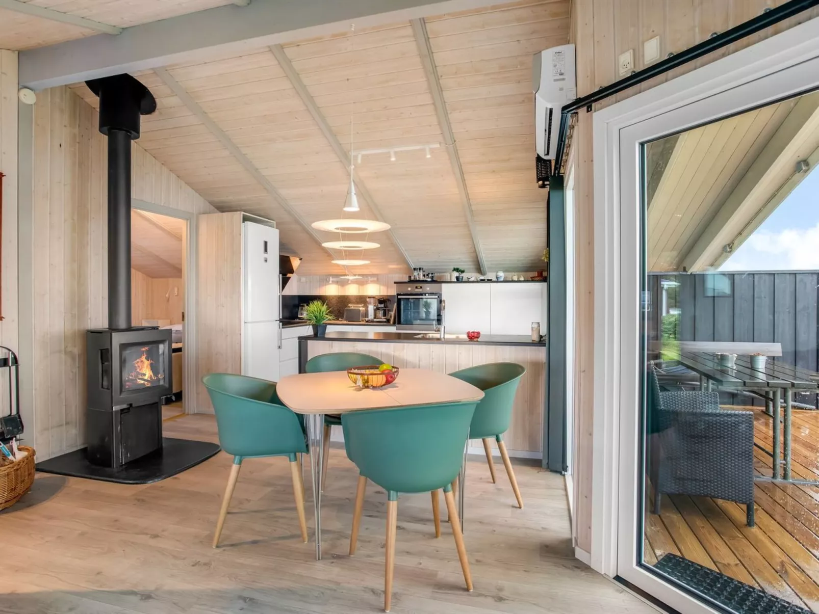 "Holmwith" - 50m from the sea-Inside