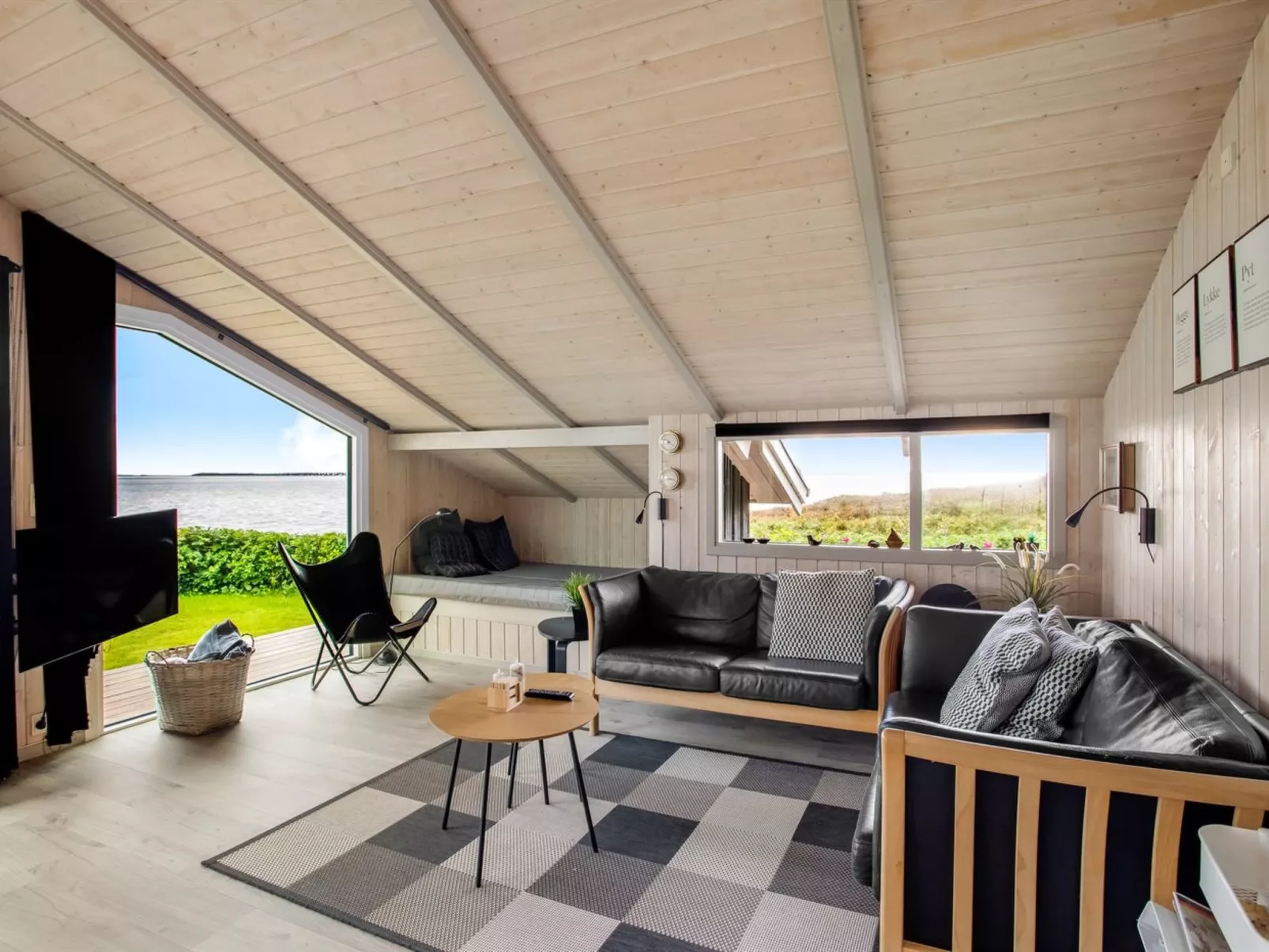"Holmwith" - 50m from the sea-Inside