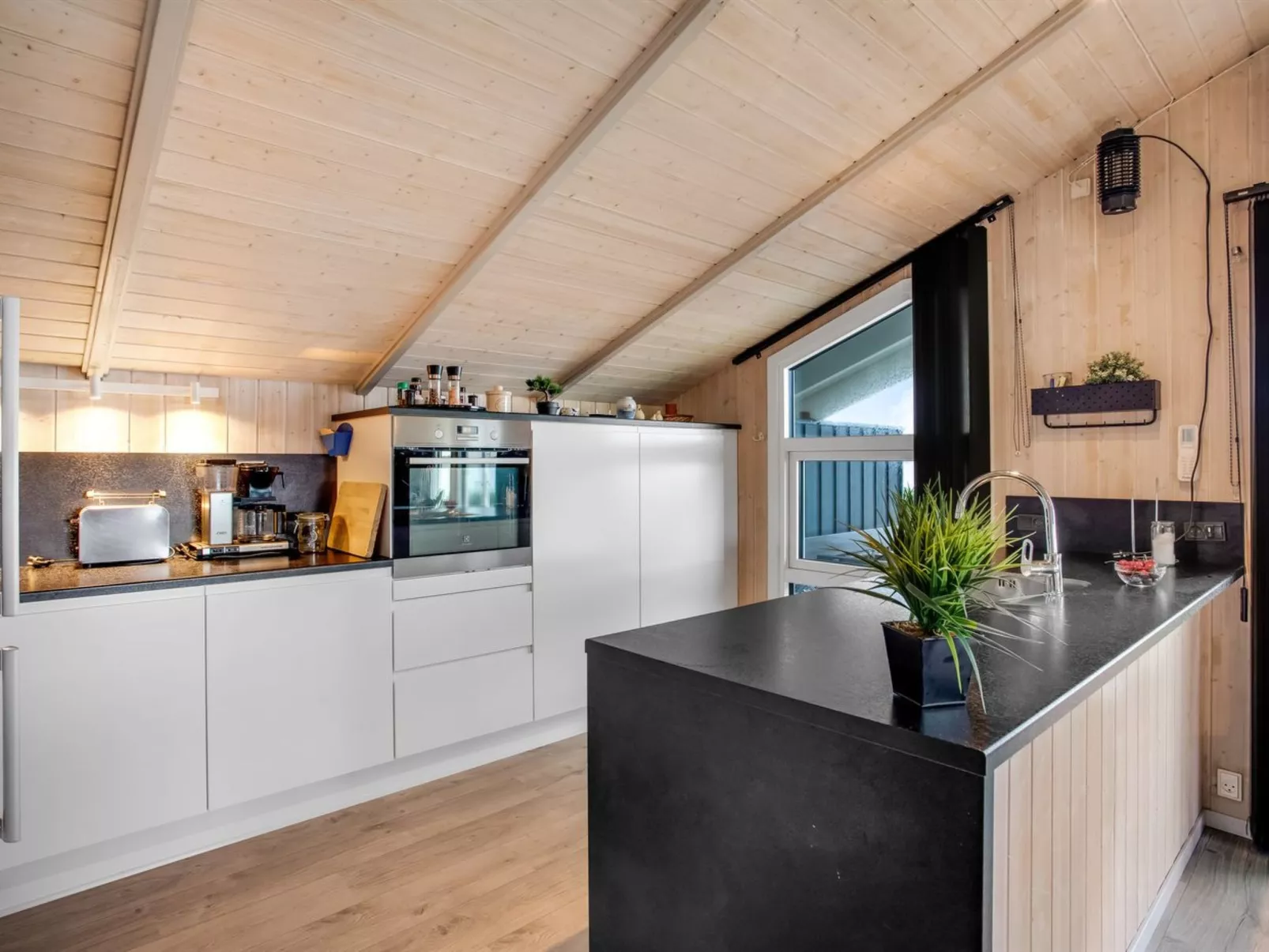 "Holmwith" - 50m from the sea-Inside