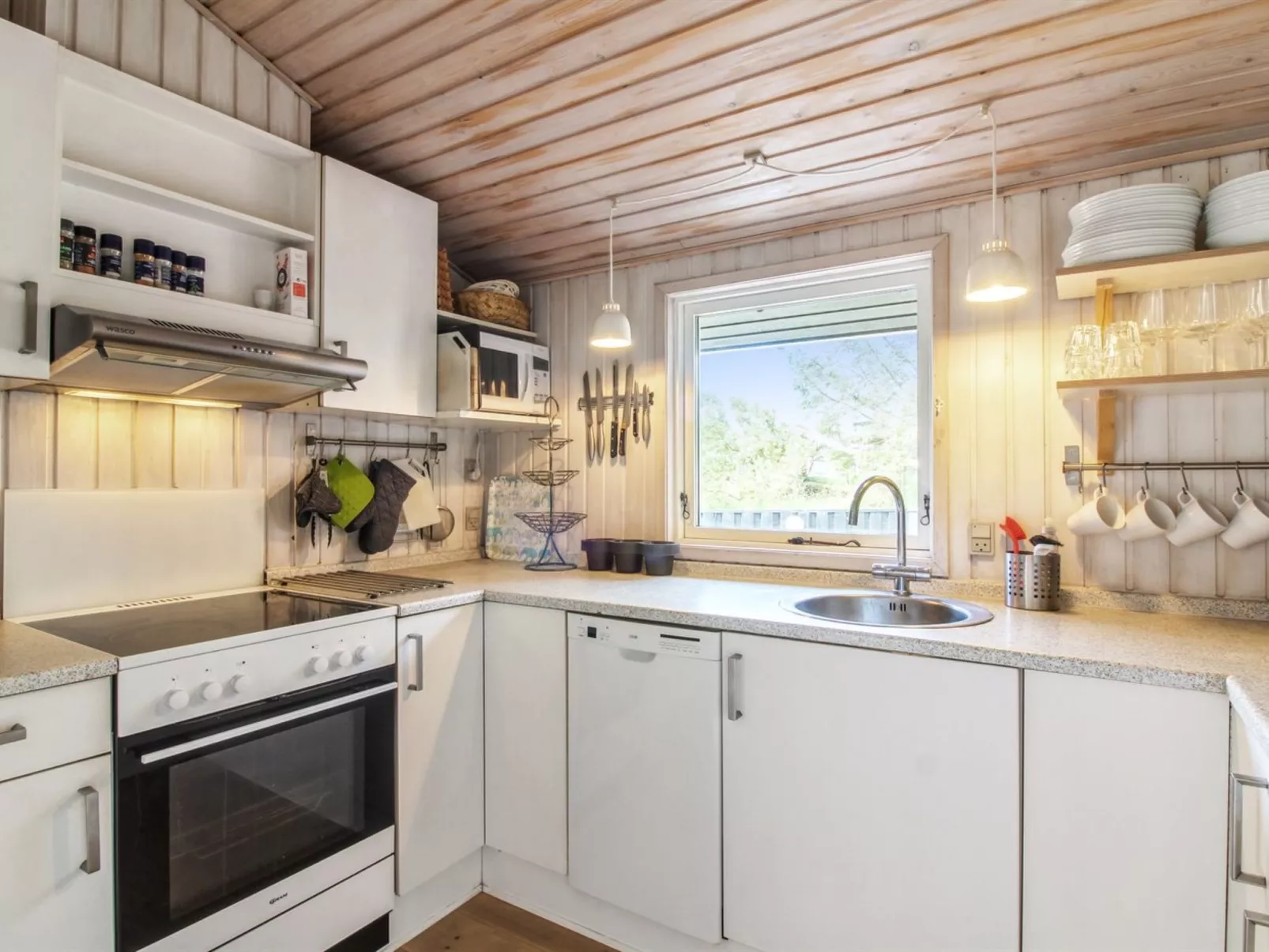 "Apsolon" - 600m from the sea-Inside