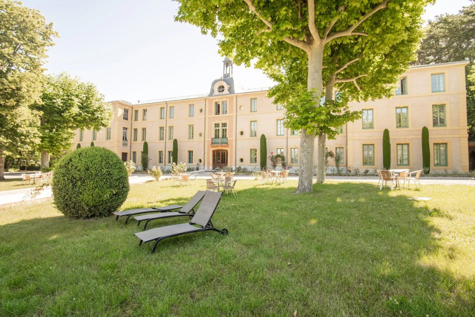 Au château près du Ventoux III-Gardens summer