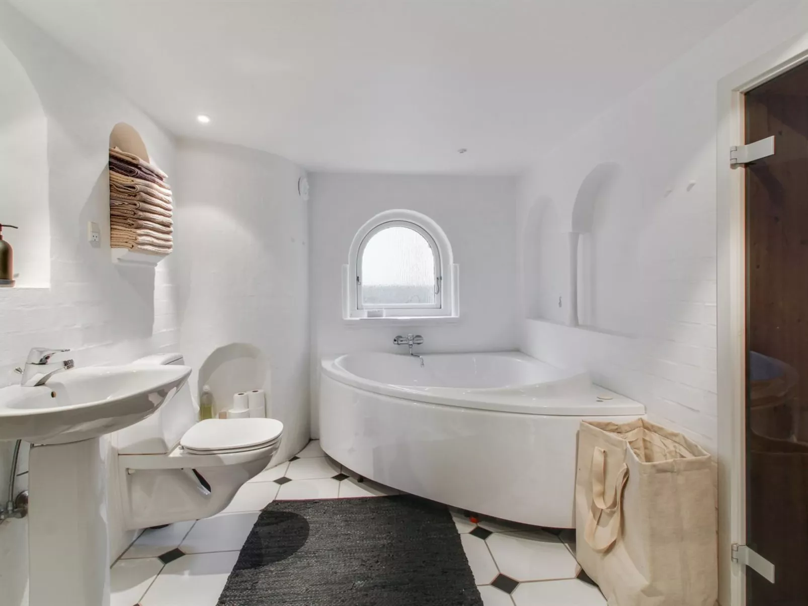 "Edmond" - 150m from the sea-Inside