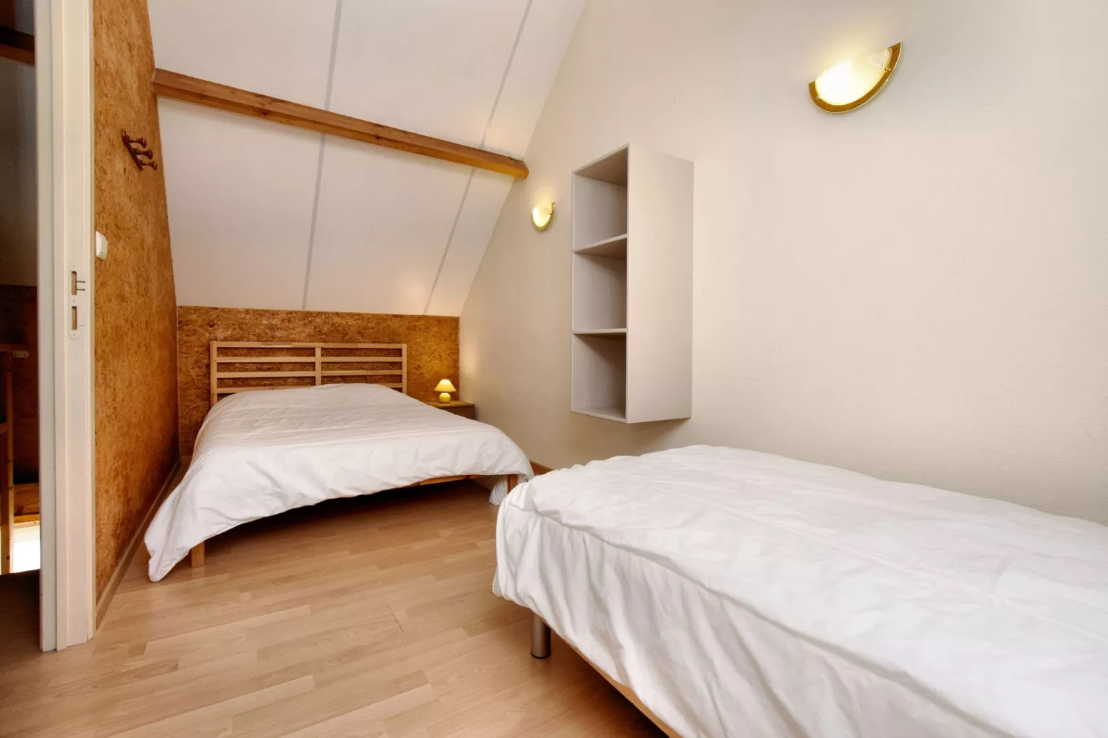 Masblette-Bedroom