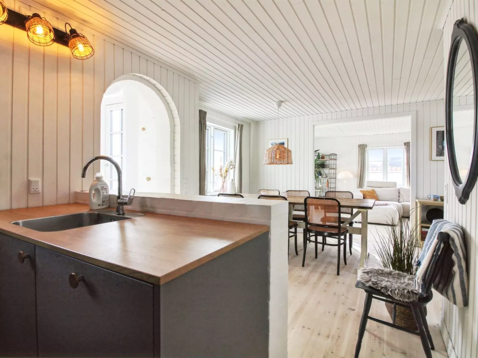 "Edmond" - 150m from the sea-Inside