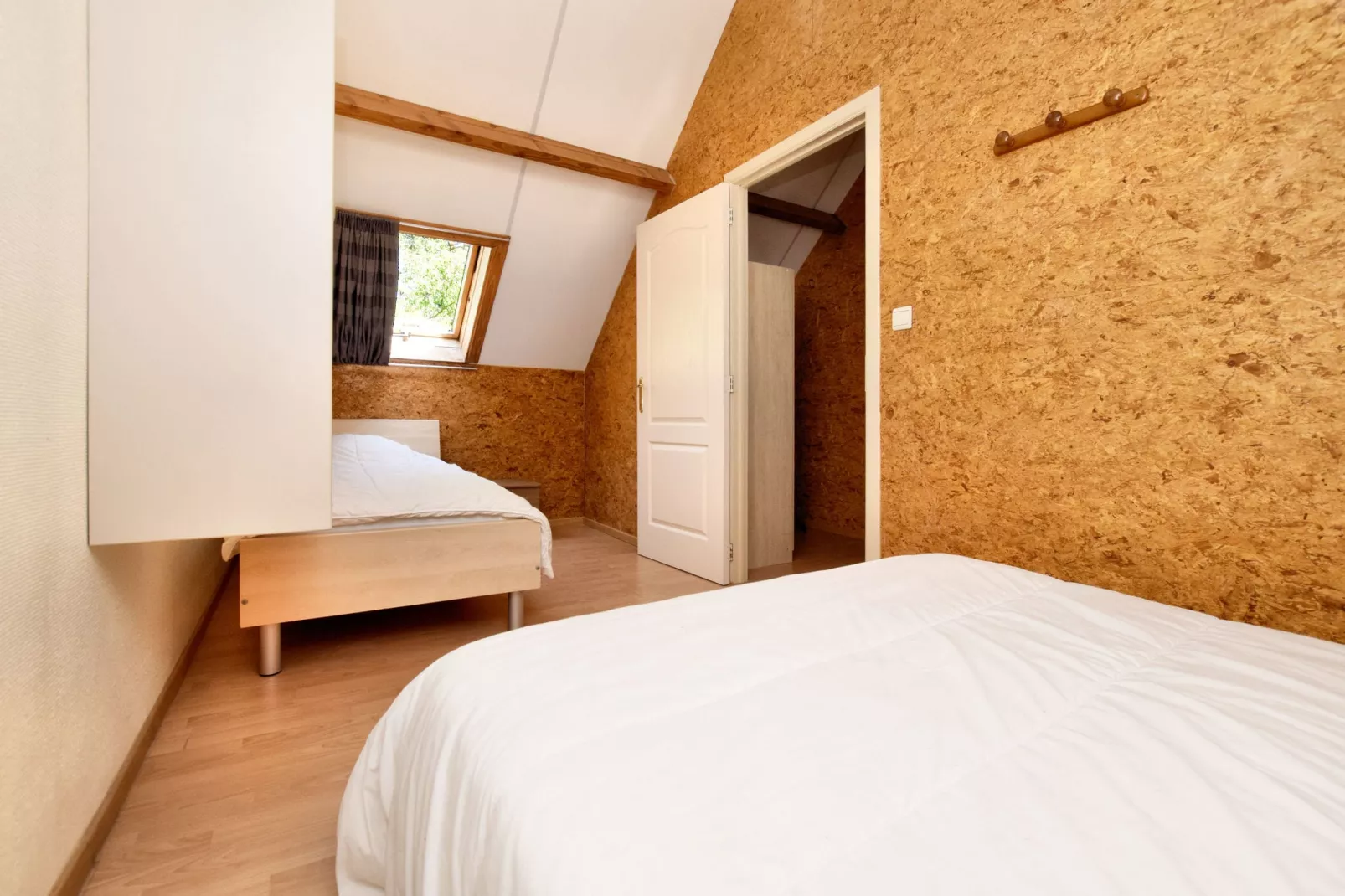 Masblette-Bedroom