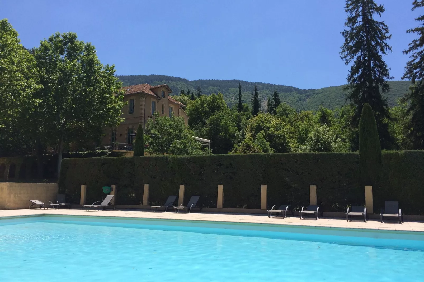 Au château près du Ventoux V-Pool