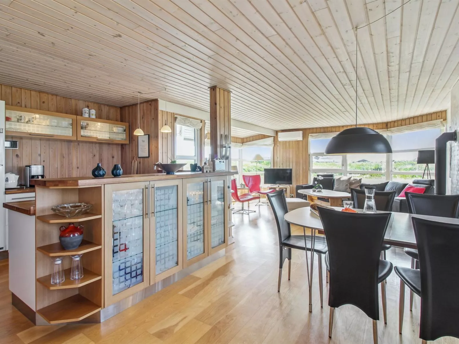 "Thomsen" - 475m from the sea-Inside