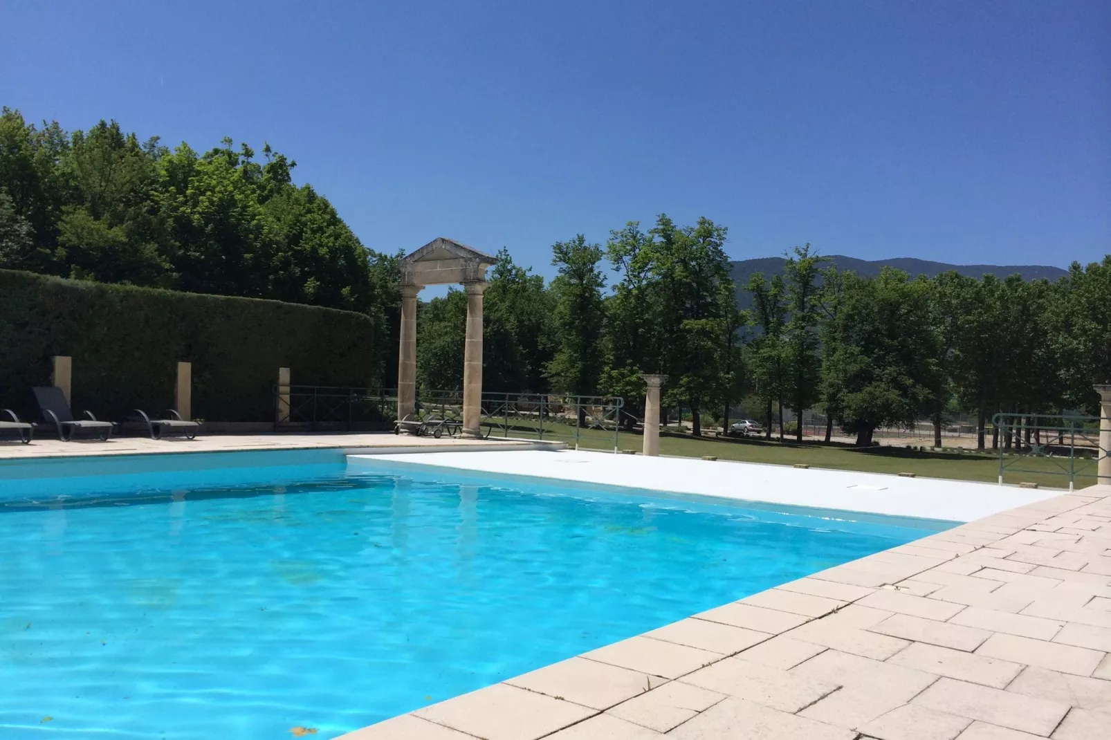 Au château près du Ventoux V-Pool