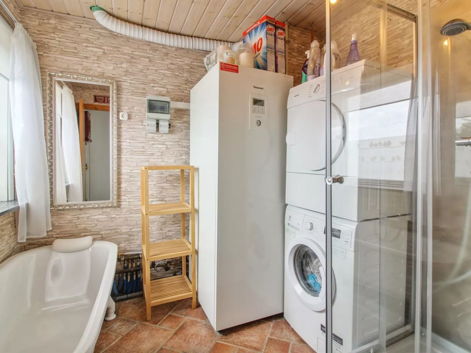 "Ellanor" - 1.4km from the sea-Inside