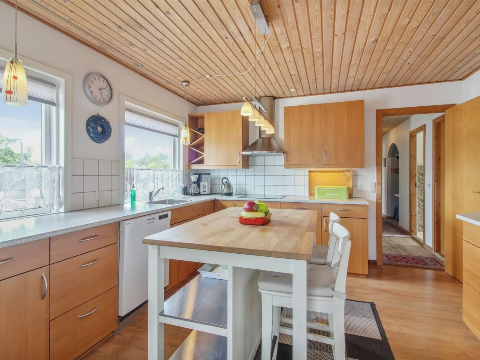 "Ellanor" - 1.4km from the sea-Inside