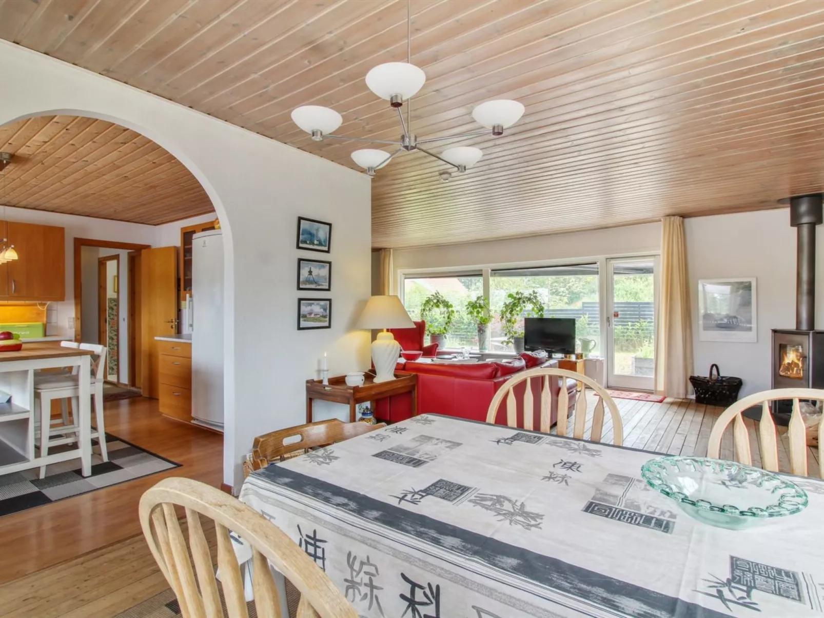 "Ellanor" - 1.4km from the sea-Inside