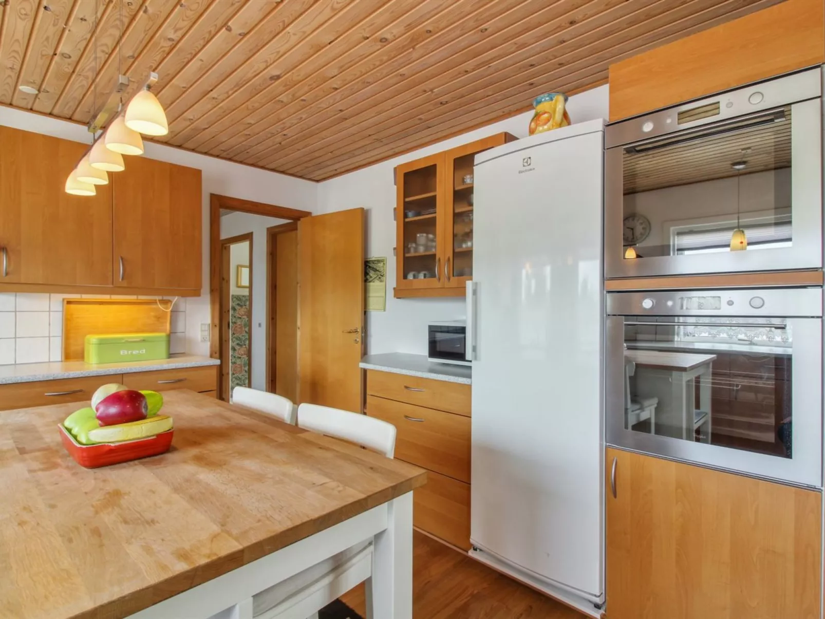 "Ellanor" - 1.4km from the sea-Inside
