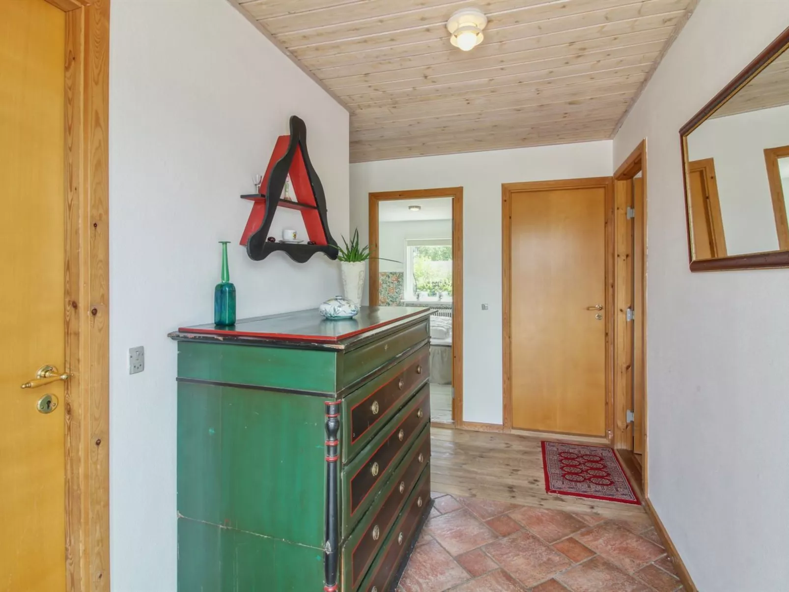 "Ellanor" - 1.4km from the sea-Inside