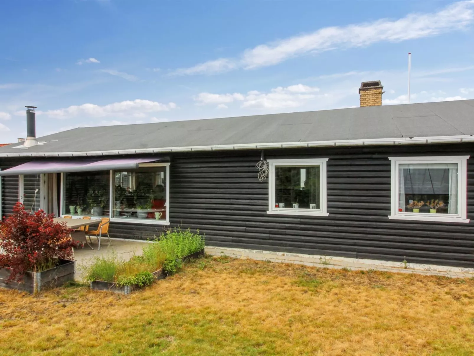 "Ellanor" - 1.4km from the sea-Outside