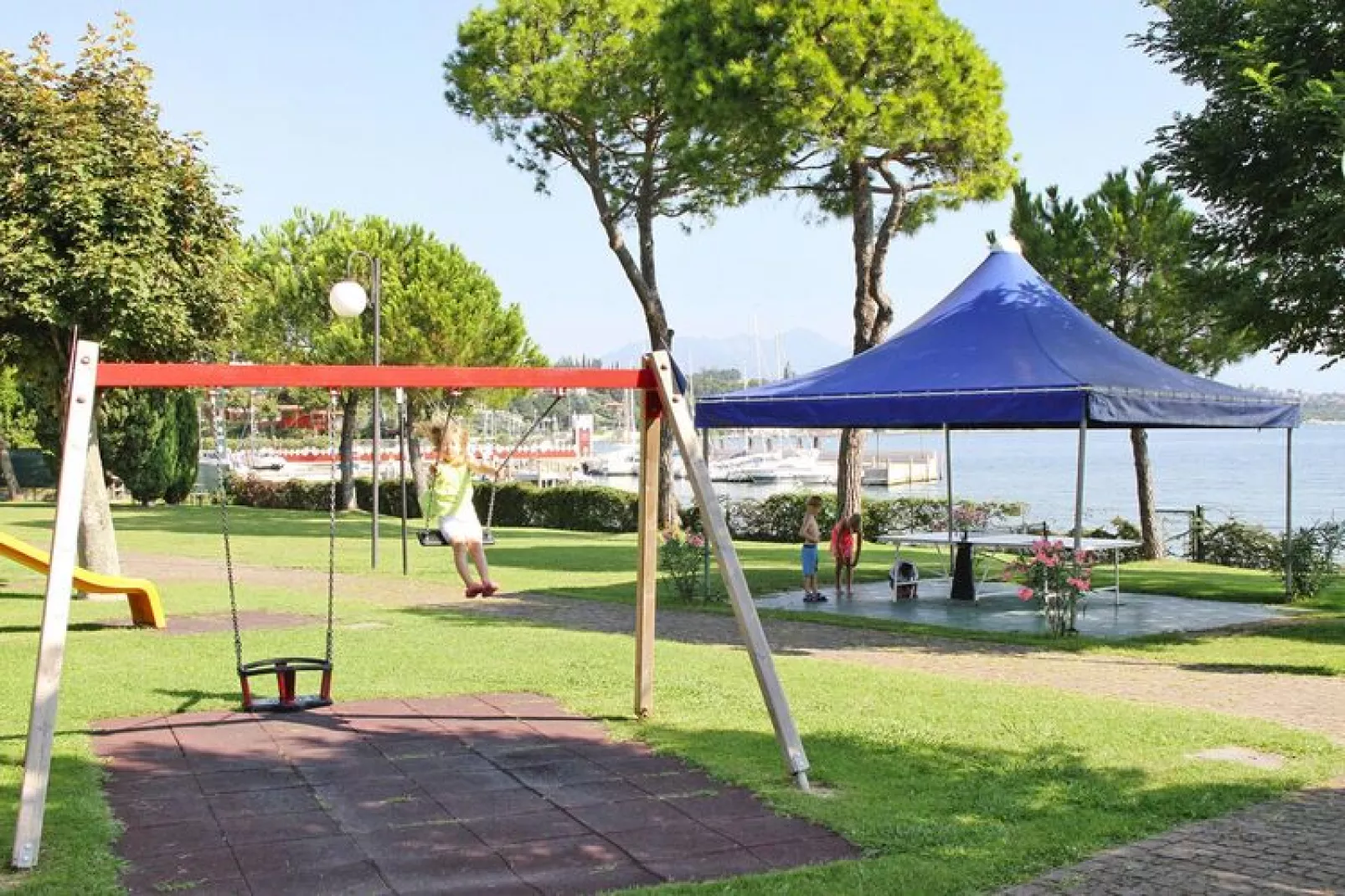 Front Lake Resort Le Corti del Lago Padenghe-APX-C2 / A2 2 paxe-Gardens summer