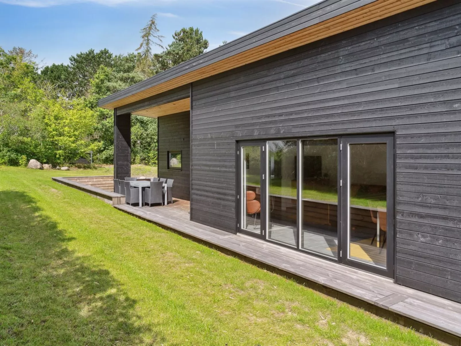 "Vesa" - 2.4km from the sea-Outside
