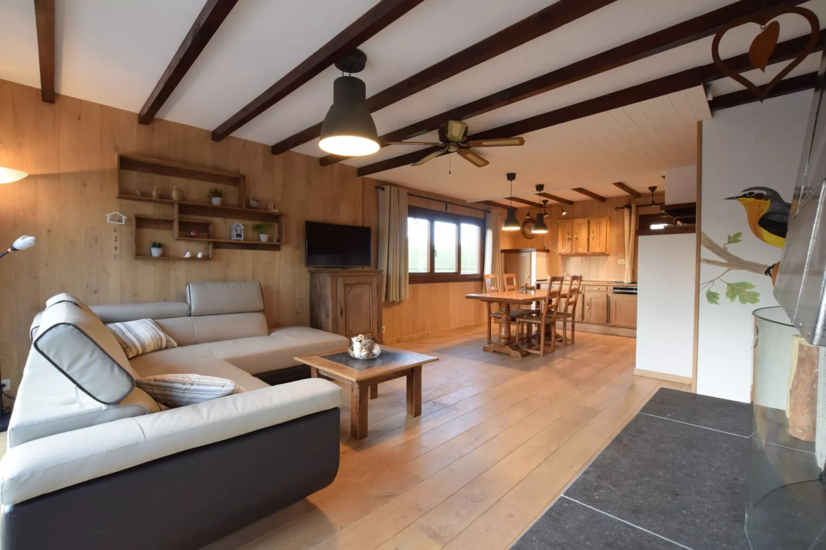 Alouette-Living room