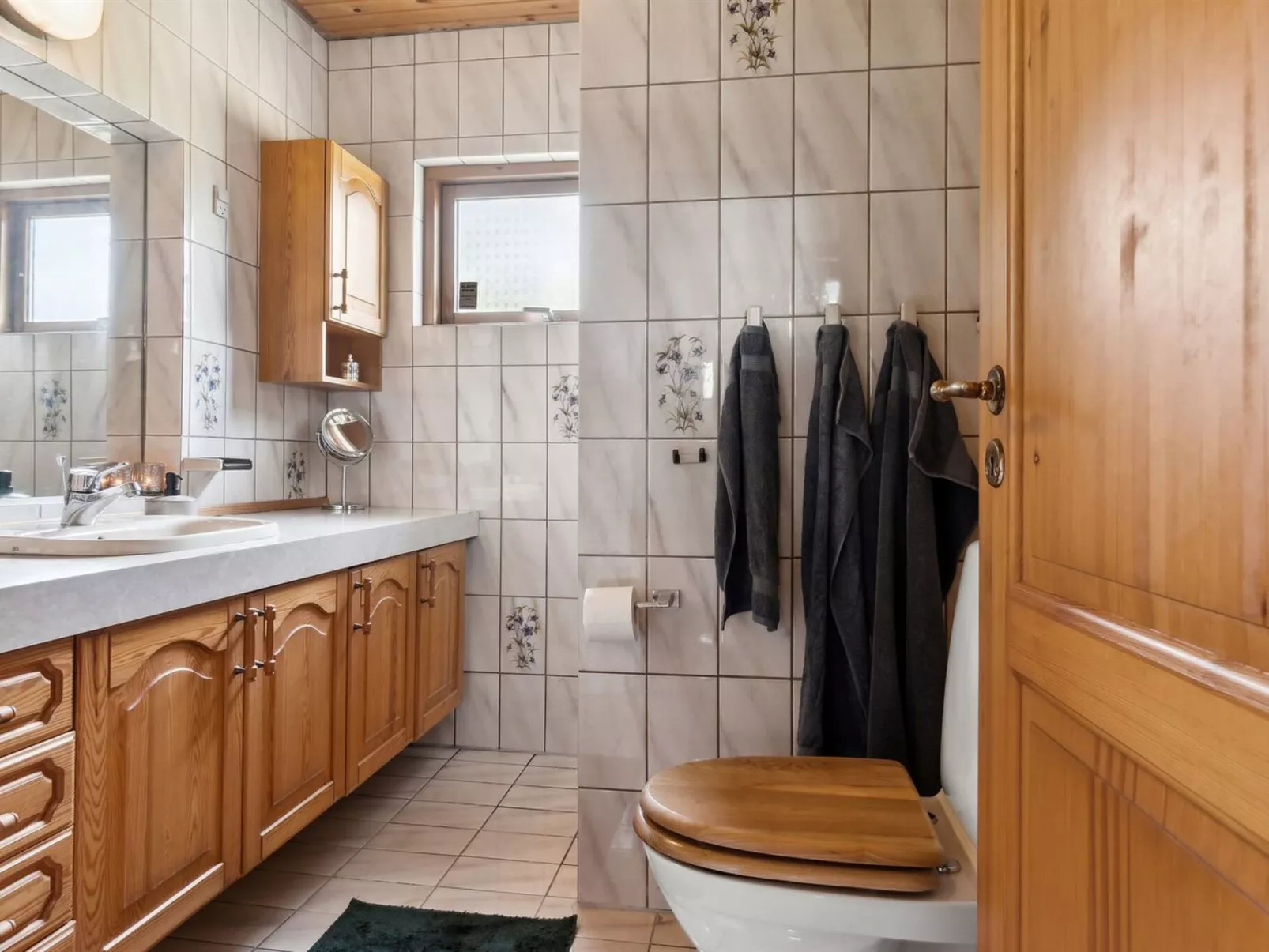 "Hakon" - 550m from the sea-Inside