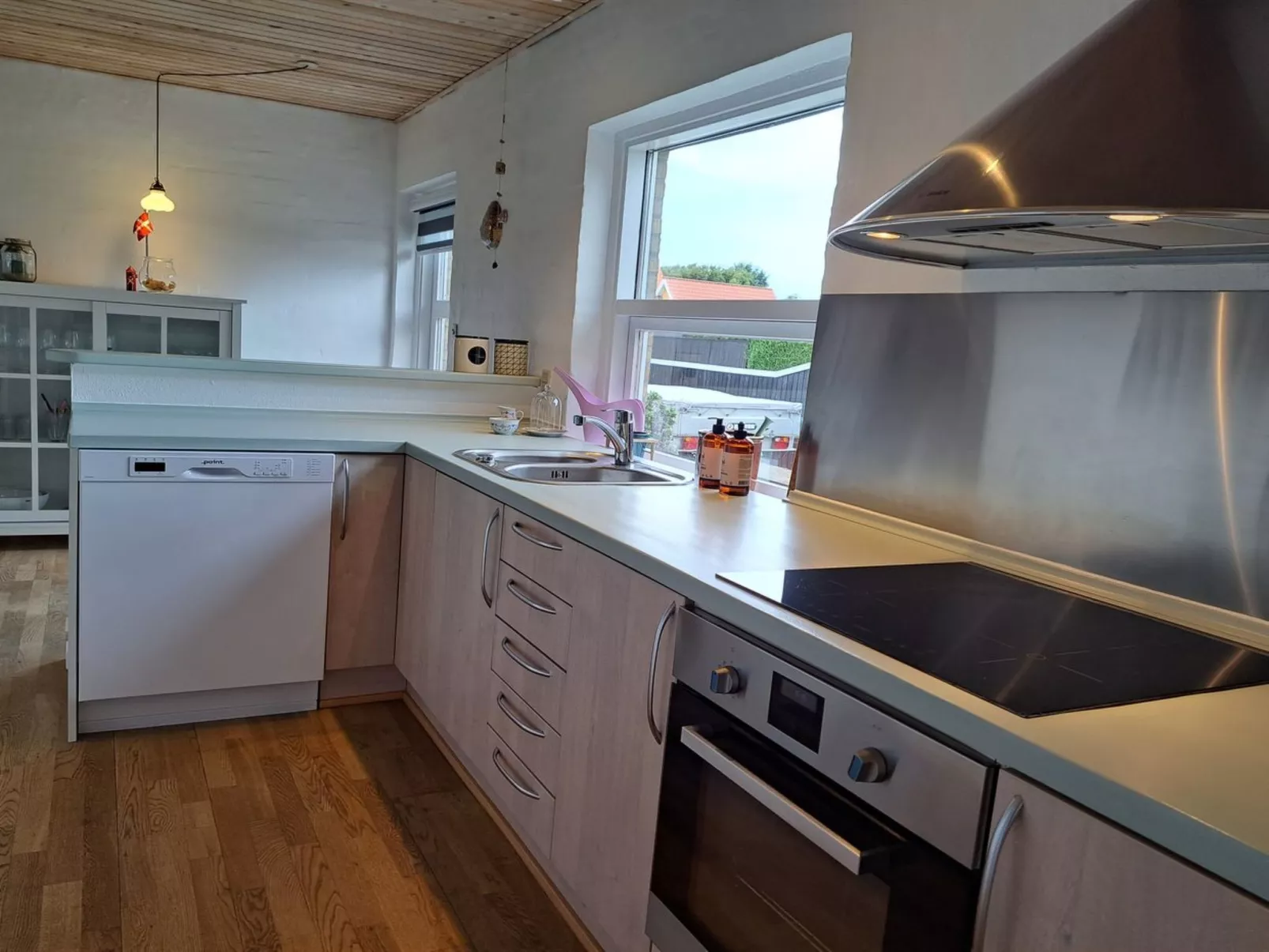 "Falk" - 900m from the sea-Drinnen