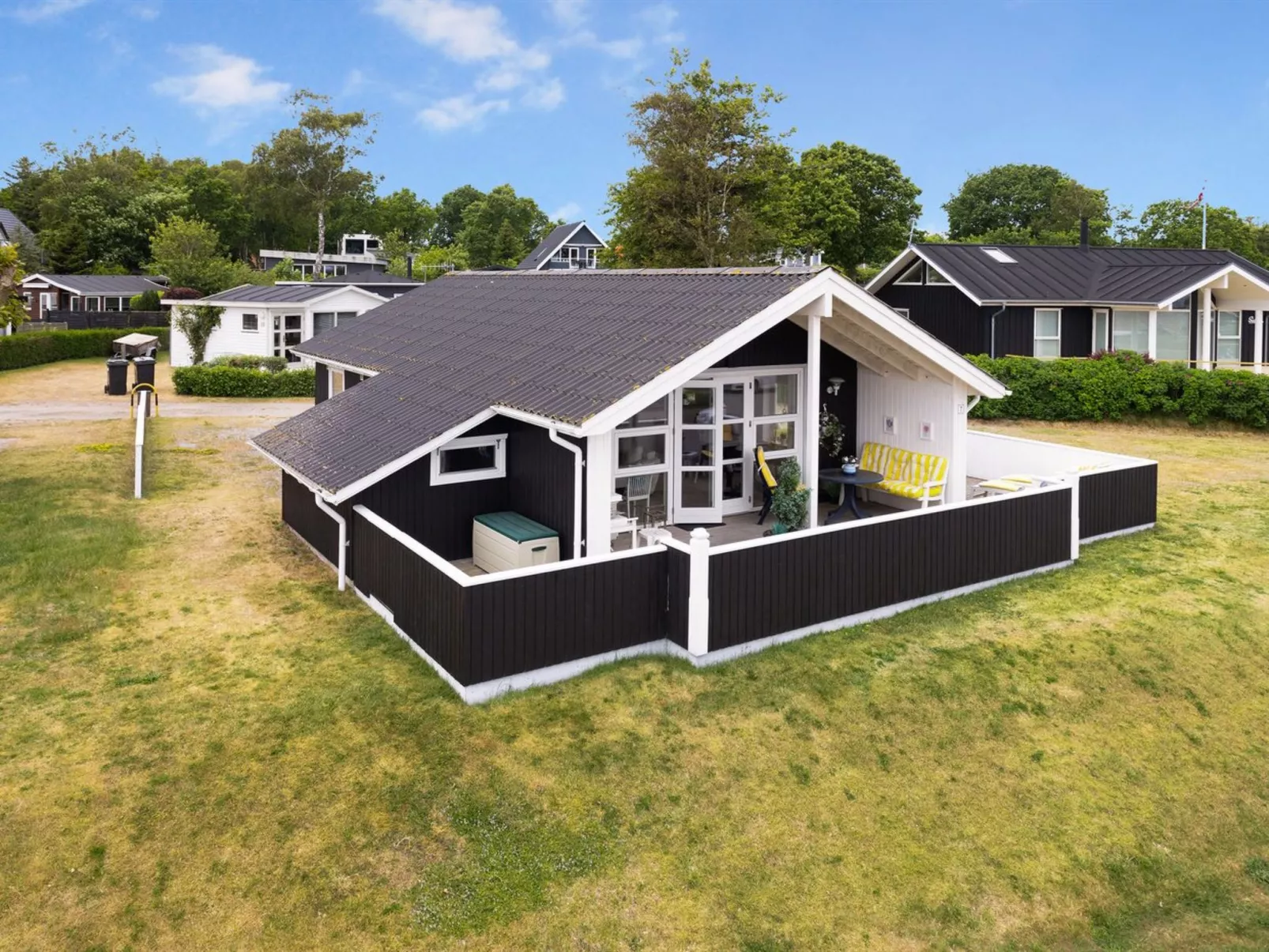 "Yvette" - 150m from the sea-Outside