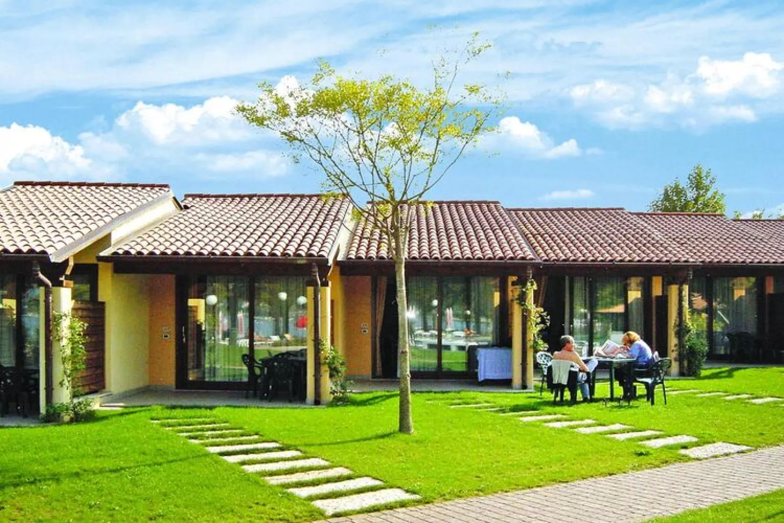 Front Lake Resort Le Corti del Lago Padenghe-APX-C2 / A2 2 paxe-Exterior summer