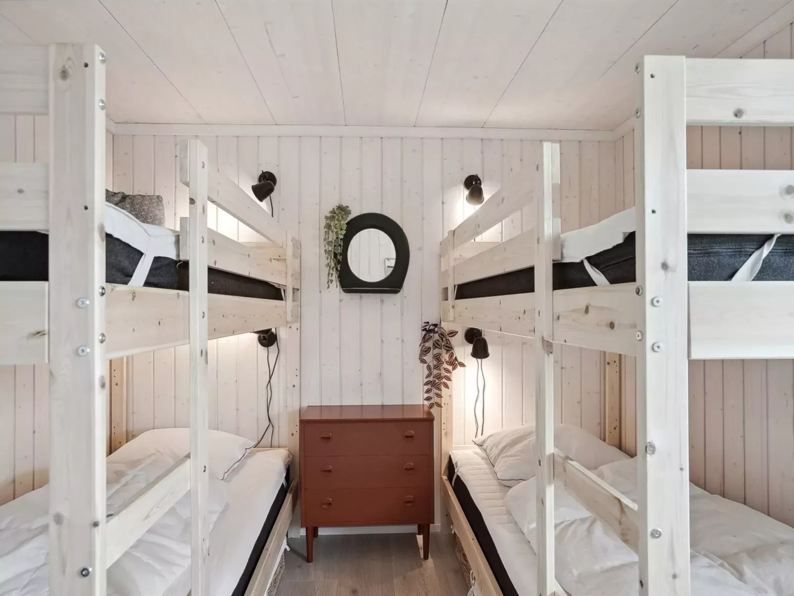 "Annvy" - 400m from the sea-Inside