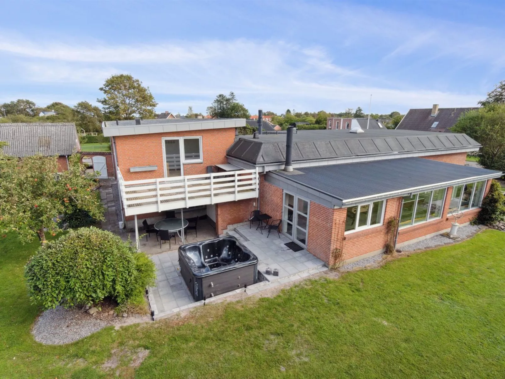 "Elaine" - 350m from the sea-Outside