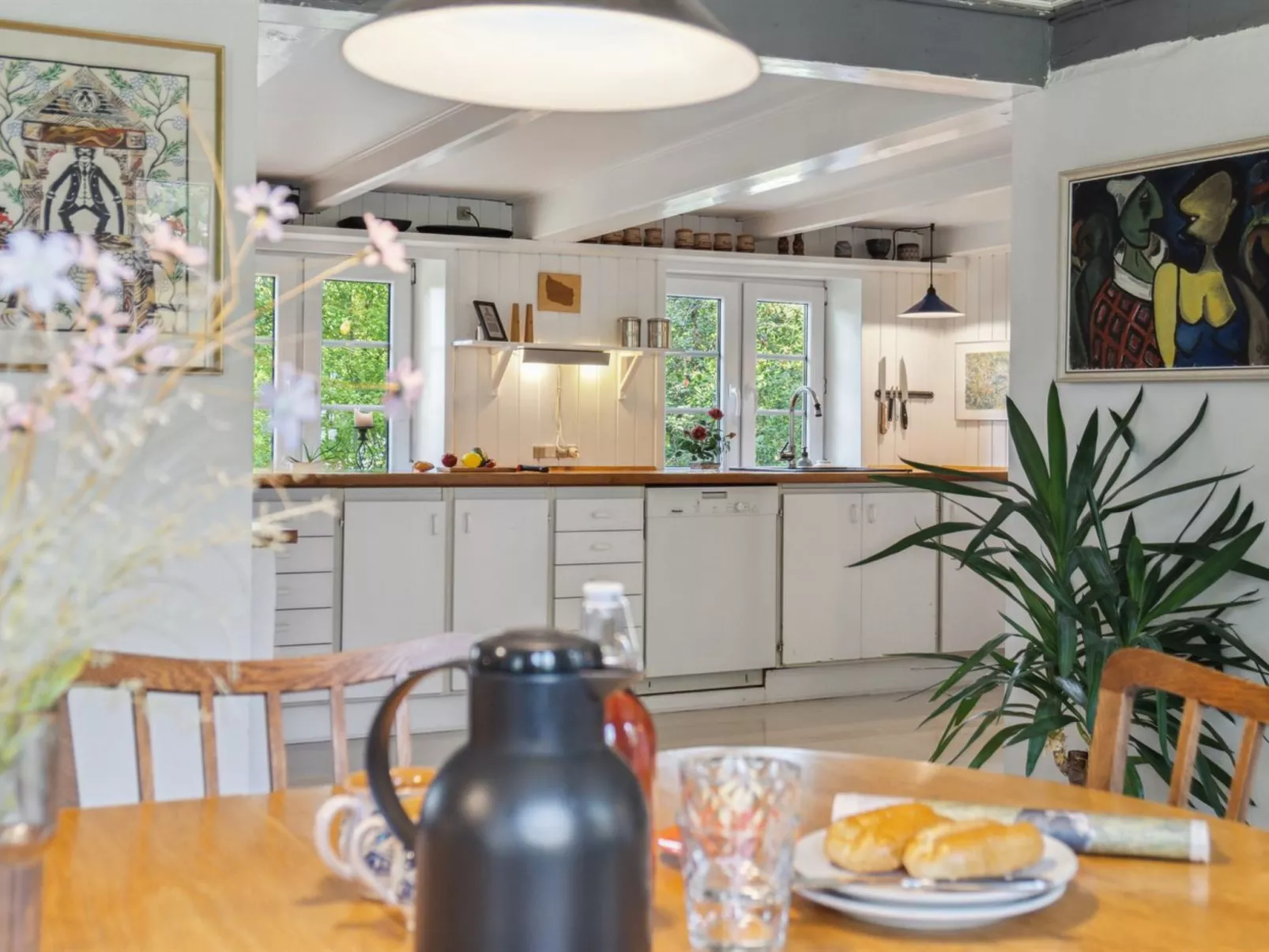 "Hansen" - 5.2km from the sea-Inside