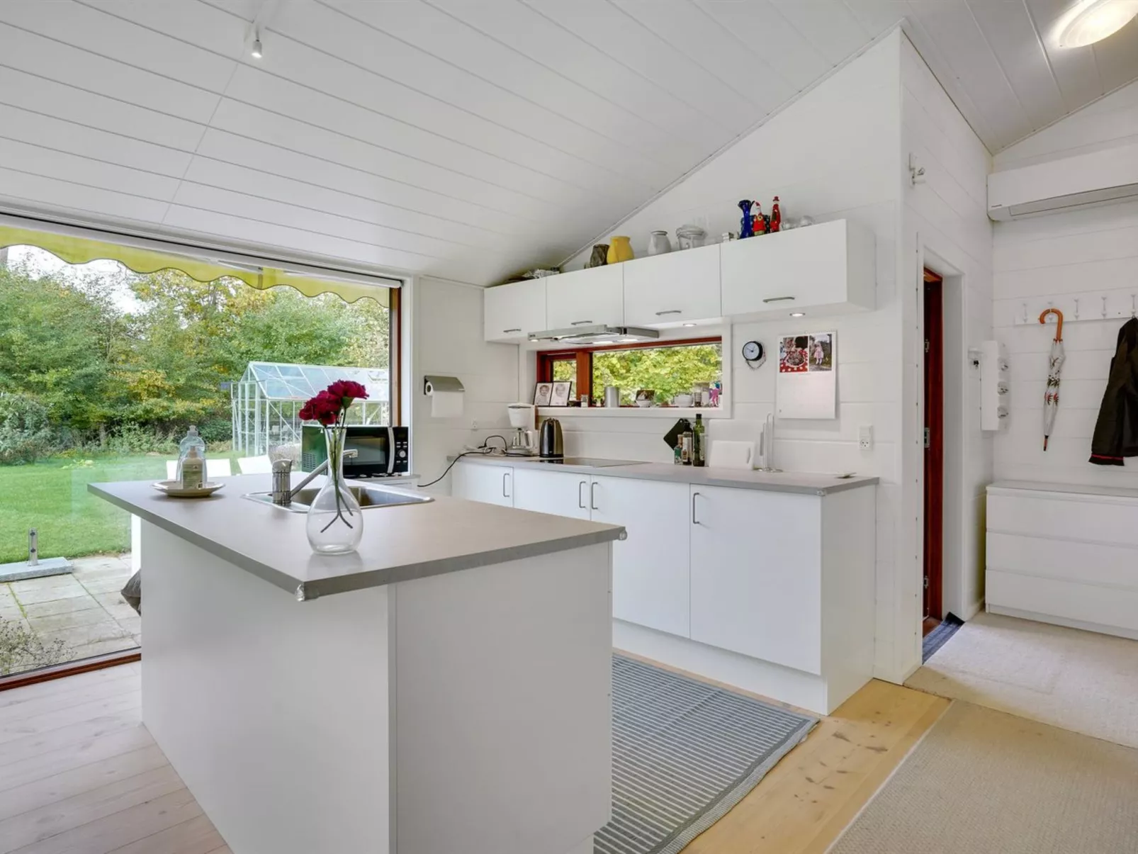 "Aino" - 1km from the sea-Inside