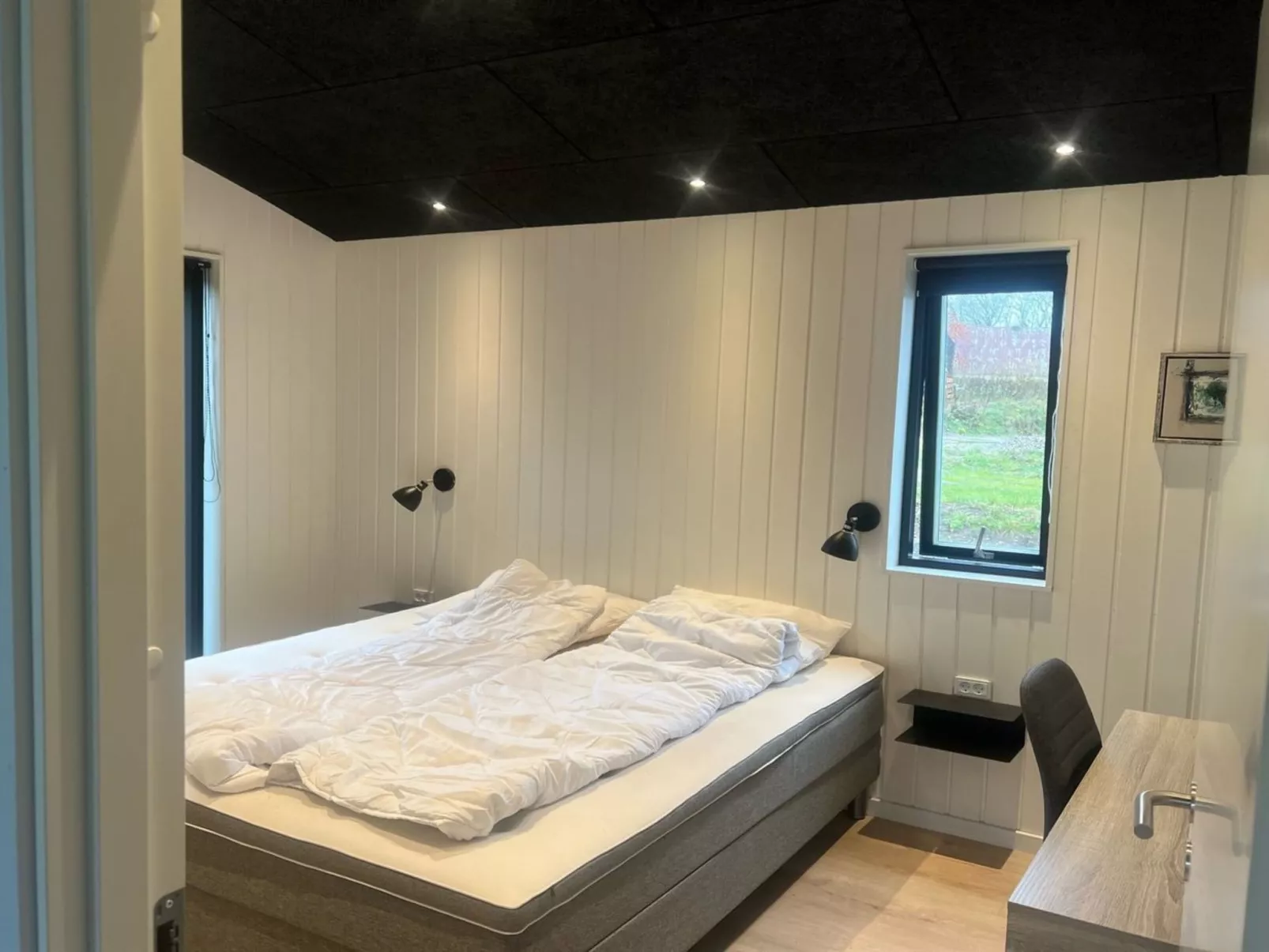"Jul" - 300m from the sea-Inside