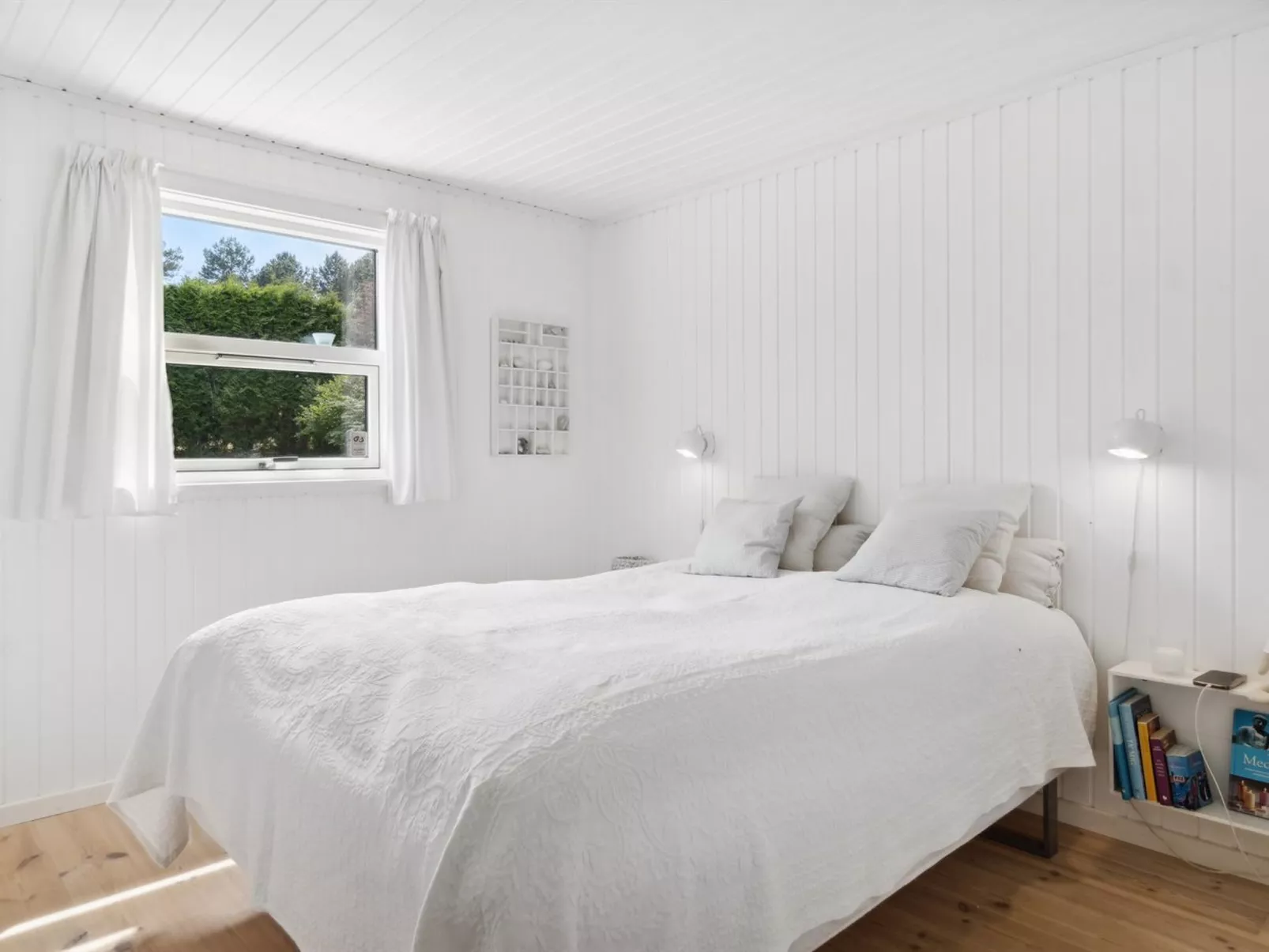 "Hollie" - 550m from the sea-Inside