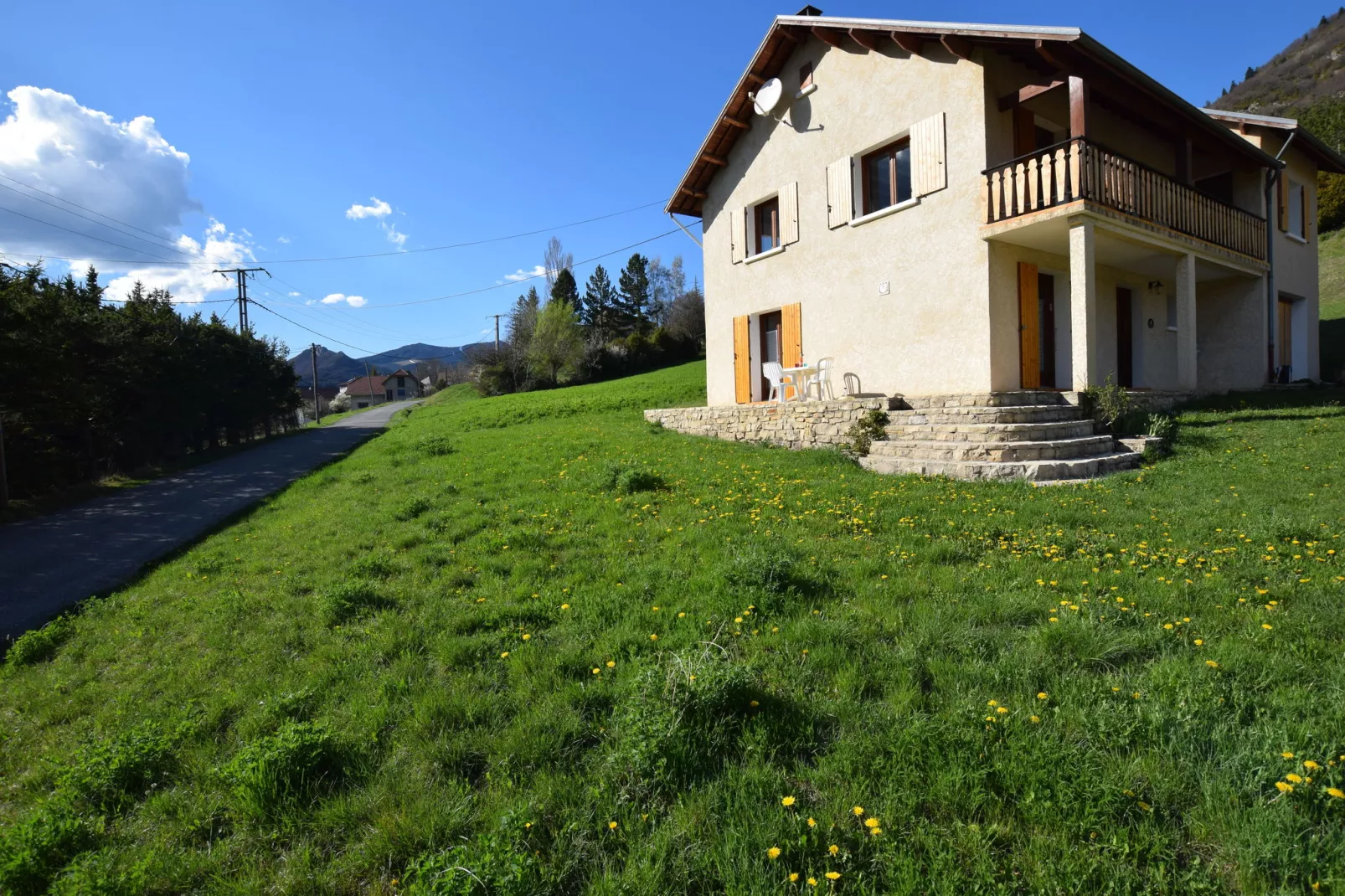 Maison de vacances - LUS-LA CROIX-HAUTE-Terrace balcony