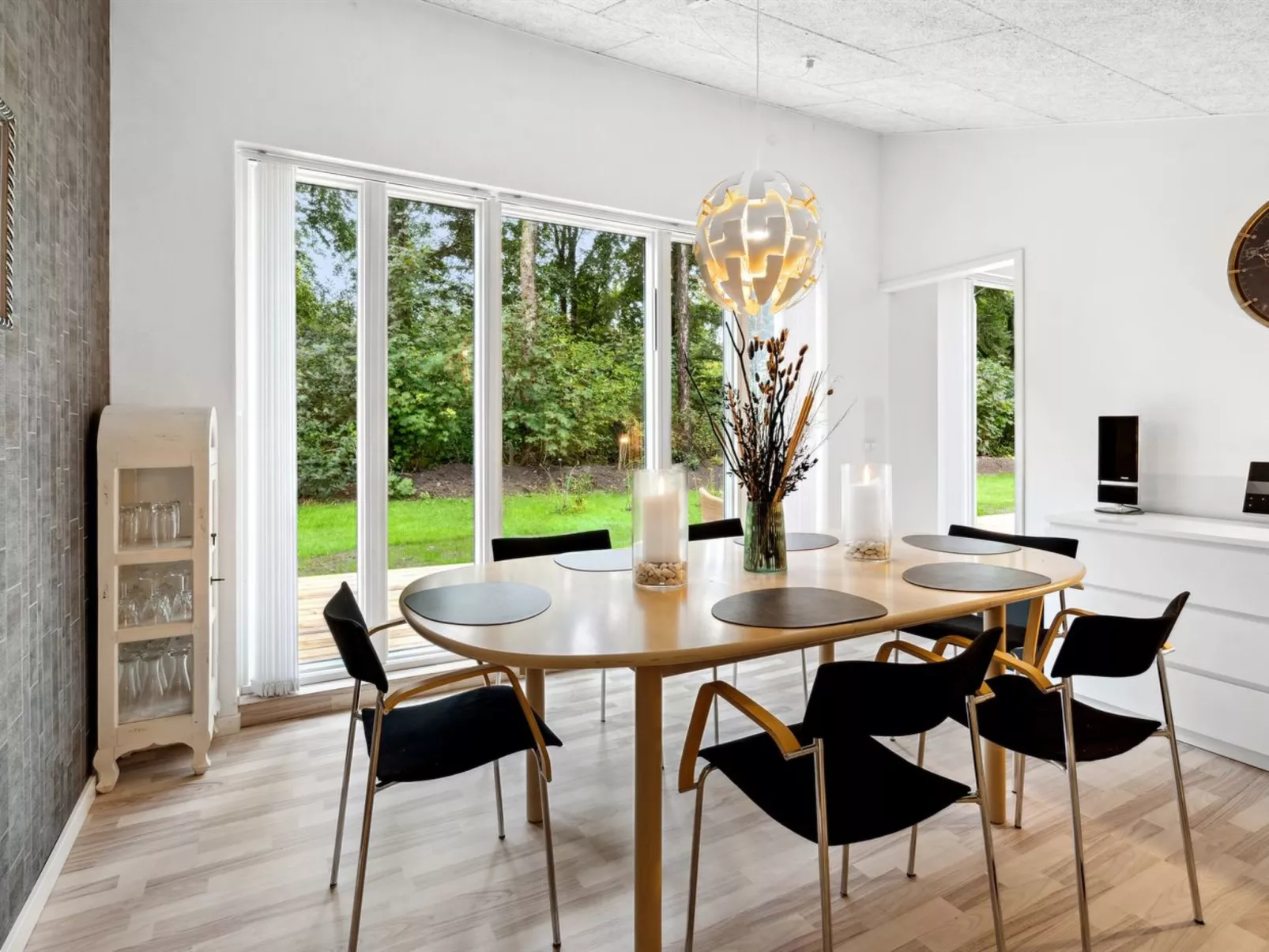 "Brynhild" - 30km from the sea-Inside
