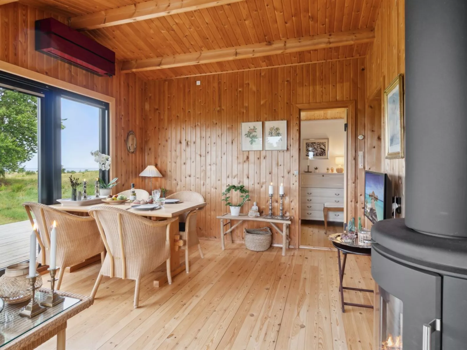 "Aurore" - 1.3km from the sea-Inside