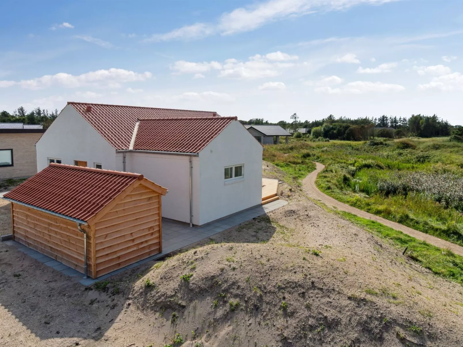 "Yakari" - 1km from the sea-Outside