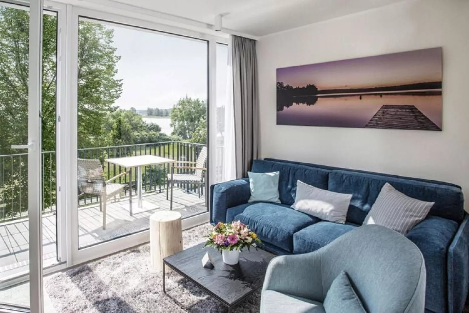 Apartments im MAREMÜRITZ Yachthafen Resort & Spa / Aurora Müritzblick 2 Personen-Living room