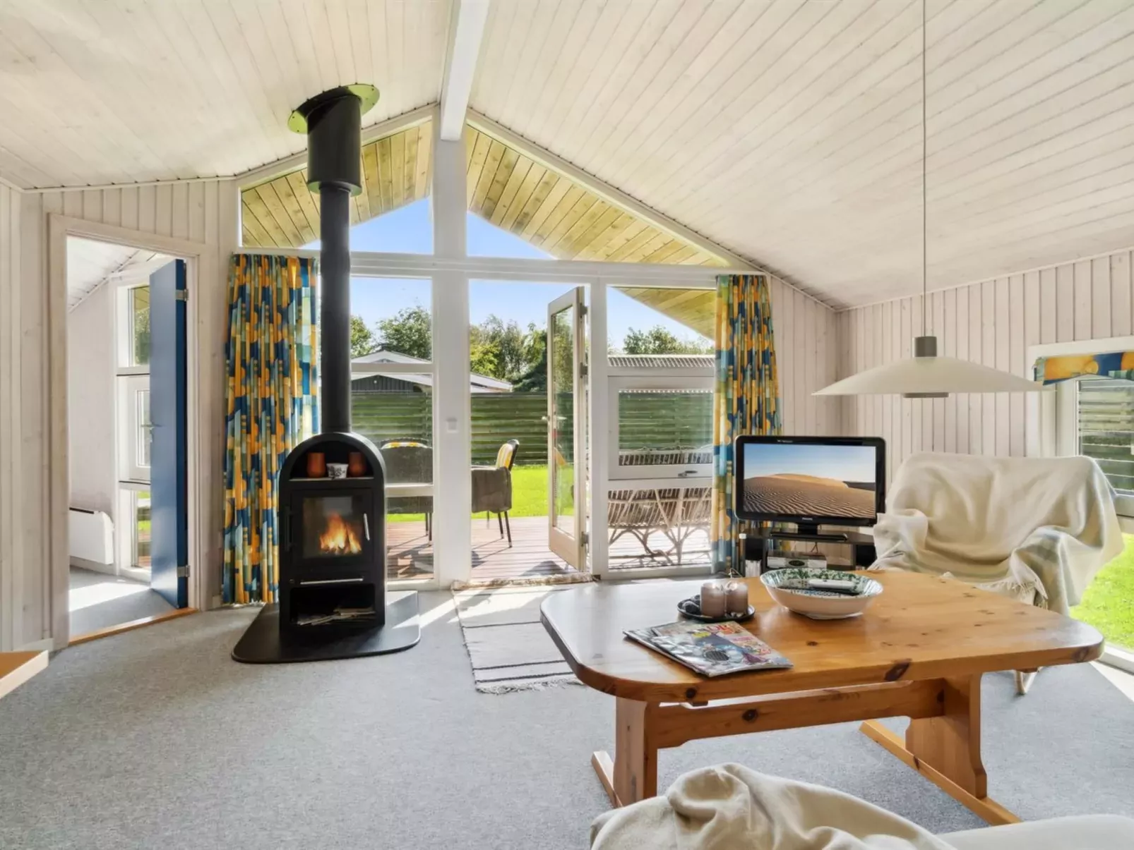 "Thrym" - 200m from the sea-Inside