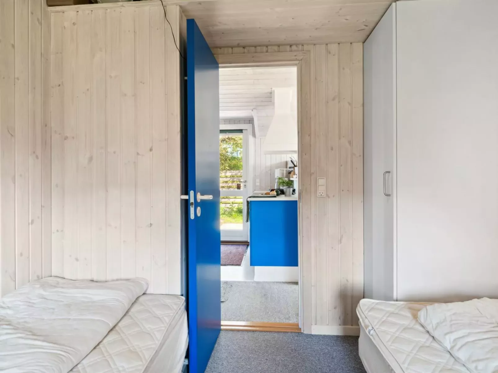 "Thrym" - 200m from the sea-Inside