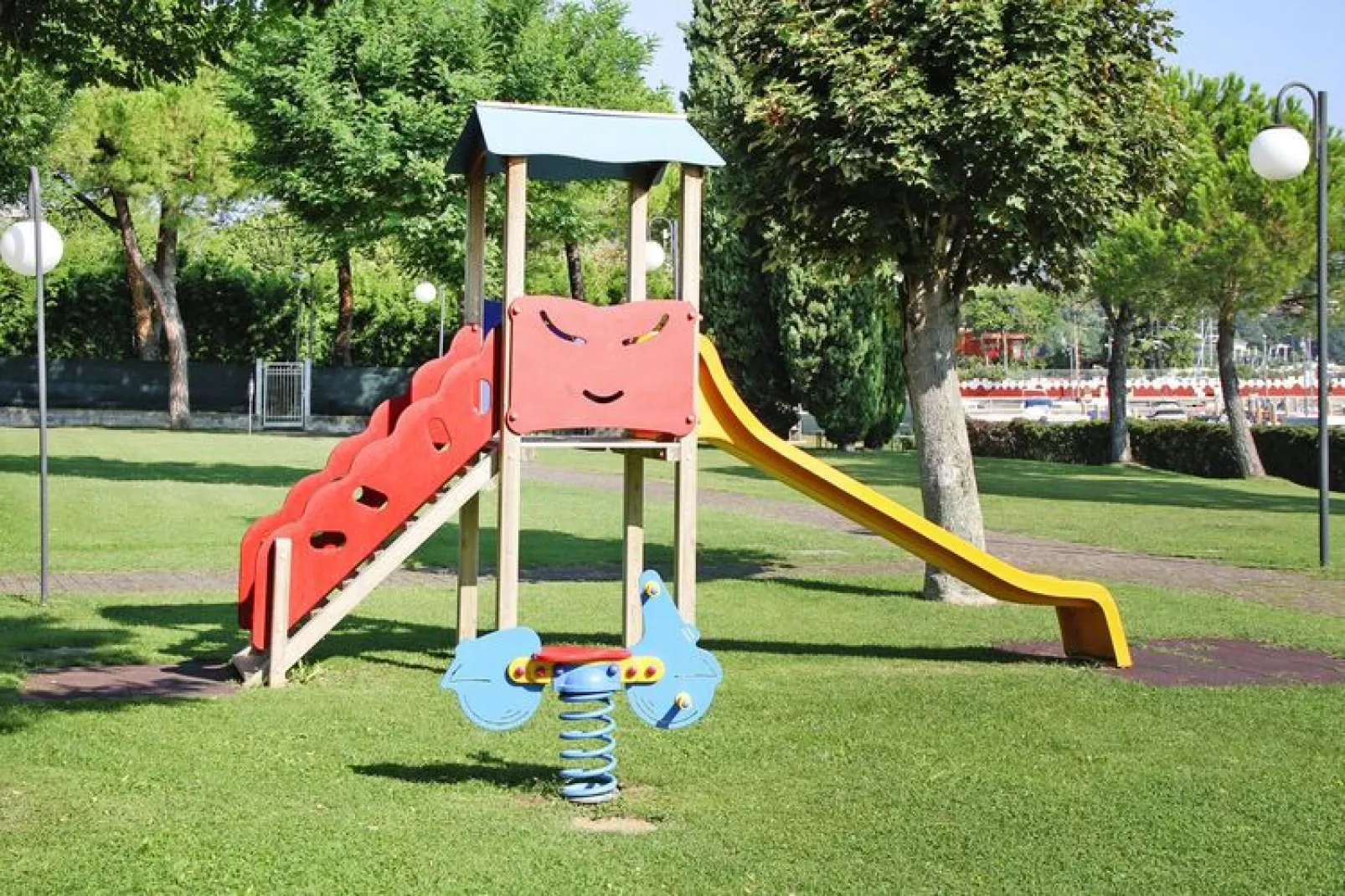 Front Lake Resort Le Corti del Lago Padenghe-APX-C4 / A2 4 paxe-Gardens summer