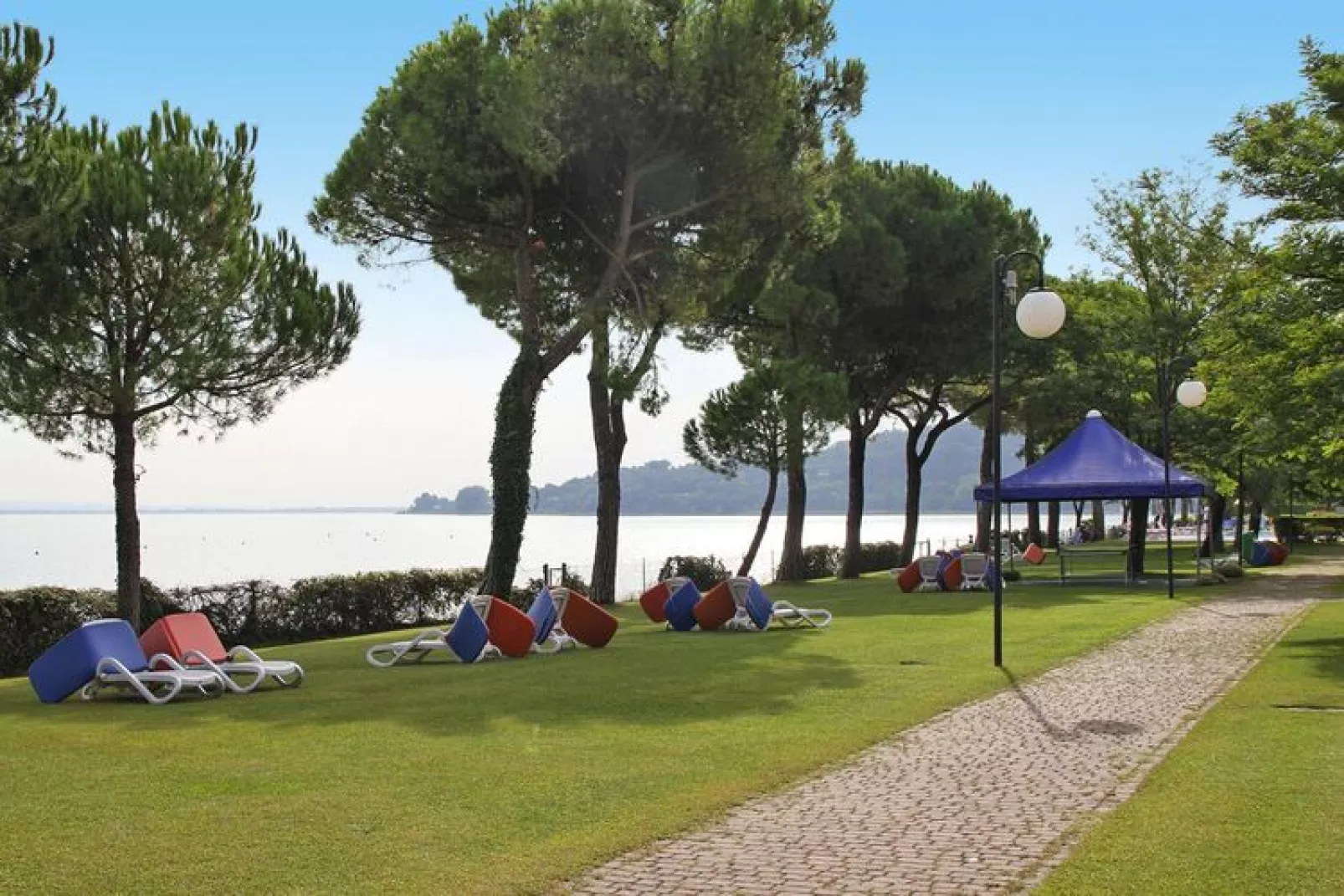 Front Lake Resort Le Corti del Lago Padenghe-APX-C4 / A2 4 paxe-Gardens summer