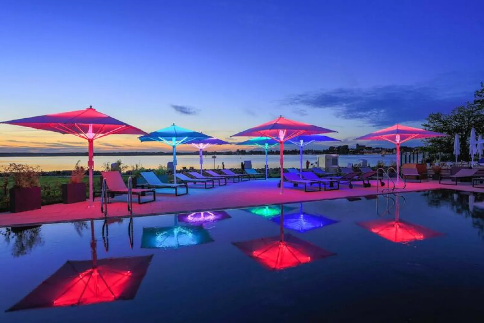 Apartments im MAREMÜRITZ Yachthafen Resort & Spa / Aurora Müritzblick 2 Personen-Pool