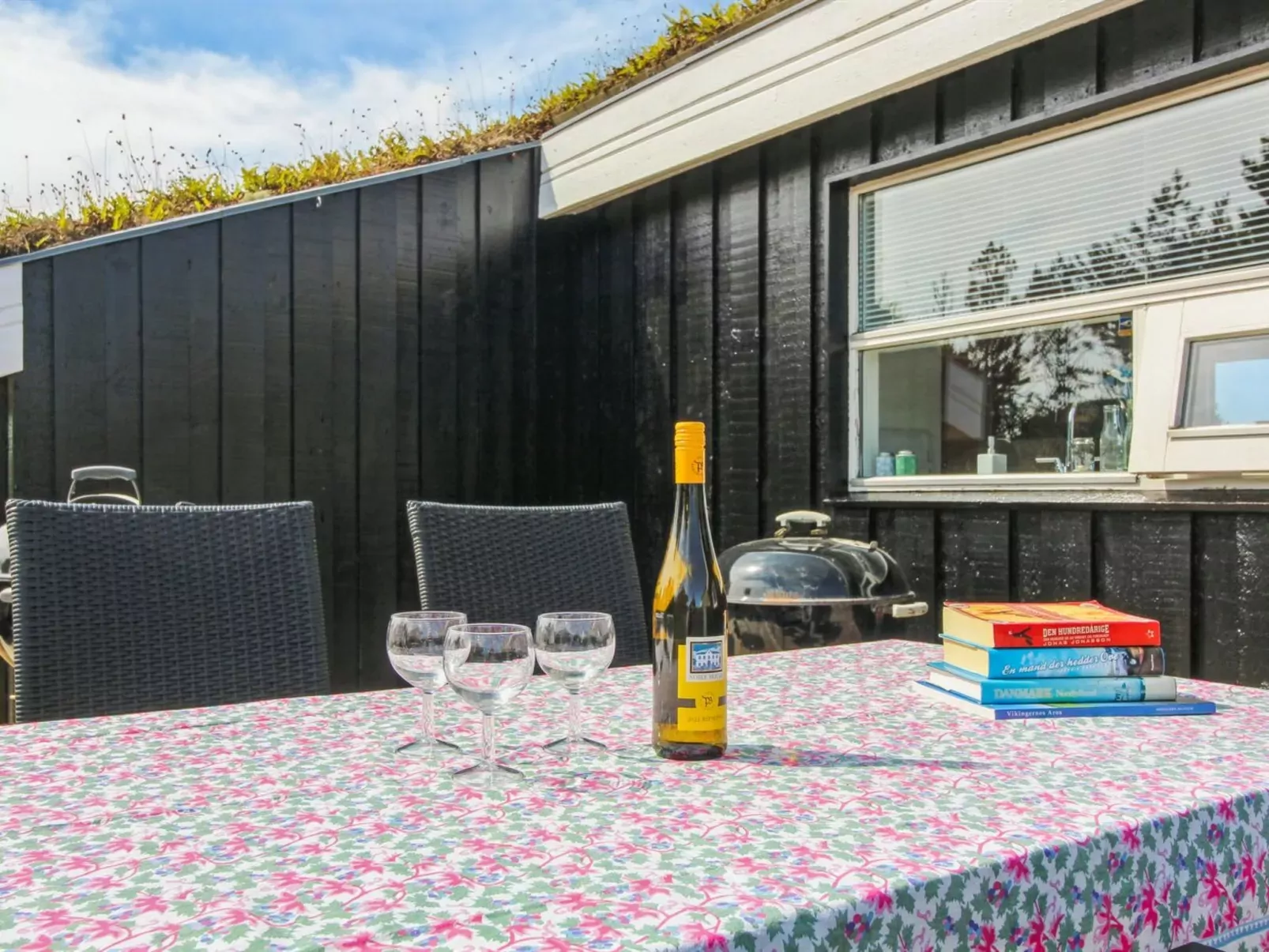 "Hrefna" - 500m from the sea-Outside