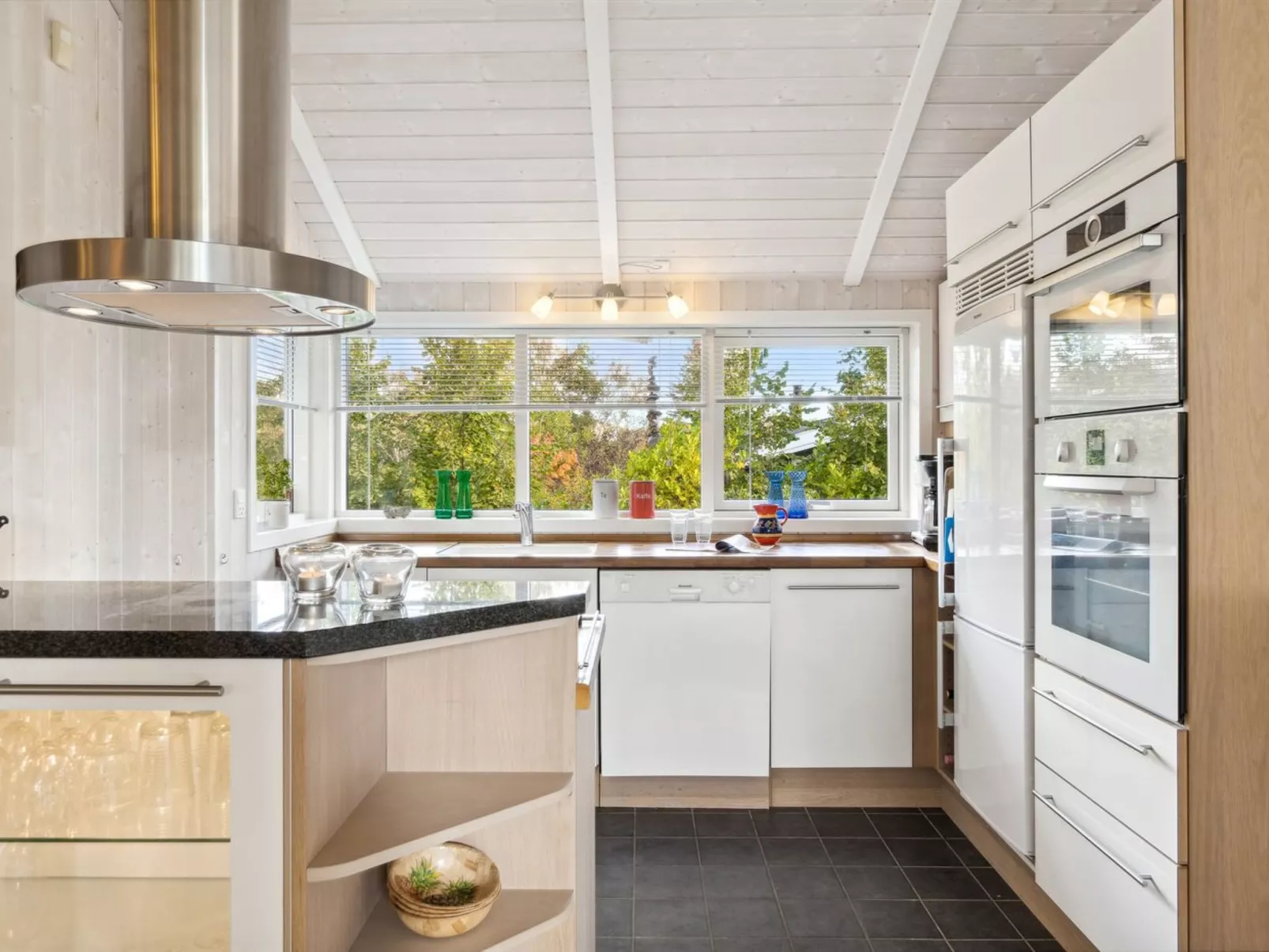 "Hilaria" - 1.4km from the sea-Inside