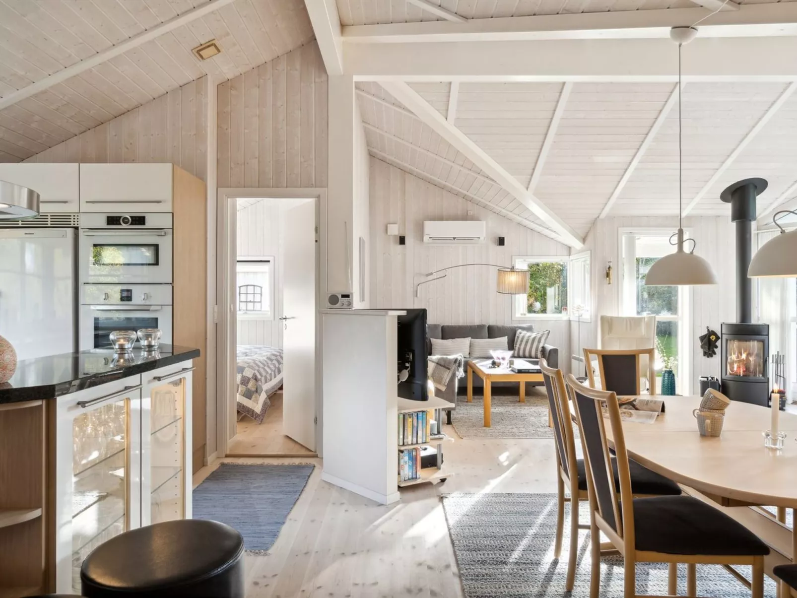 "Hilaria" - 1.4km from the sea-Inside