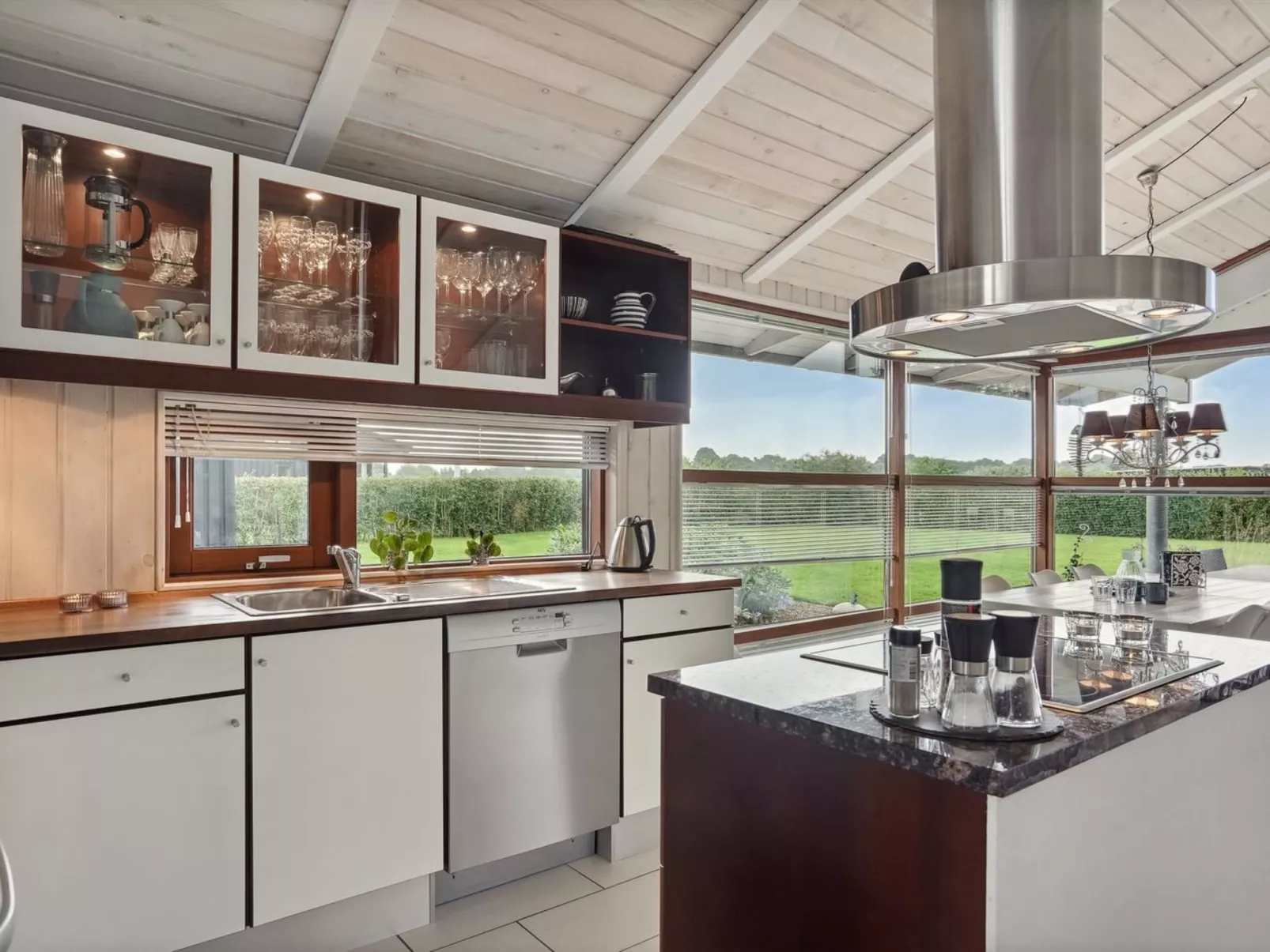 "Evald" - 400m from the sea-Drinnen