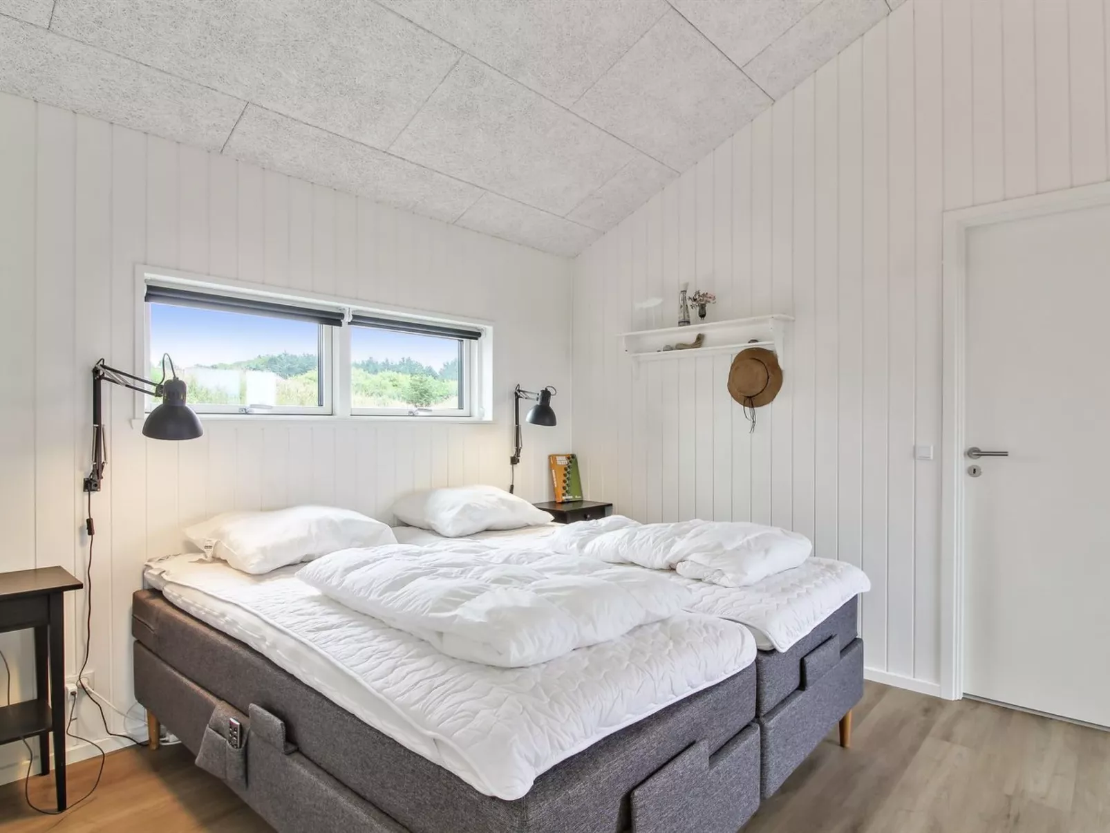 "Egil" - 1.5km from the sea-Inside
