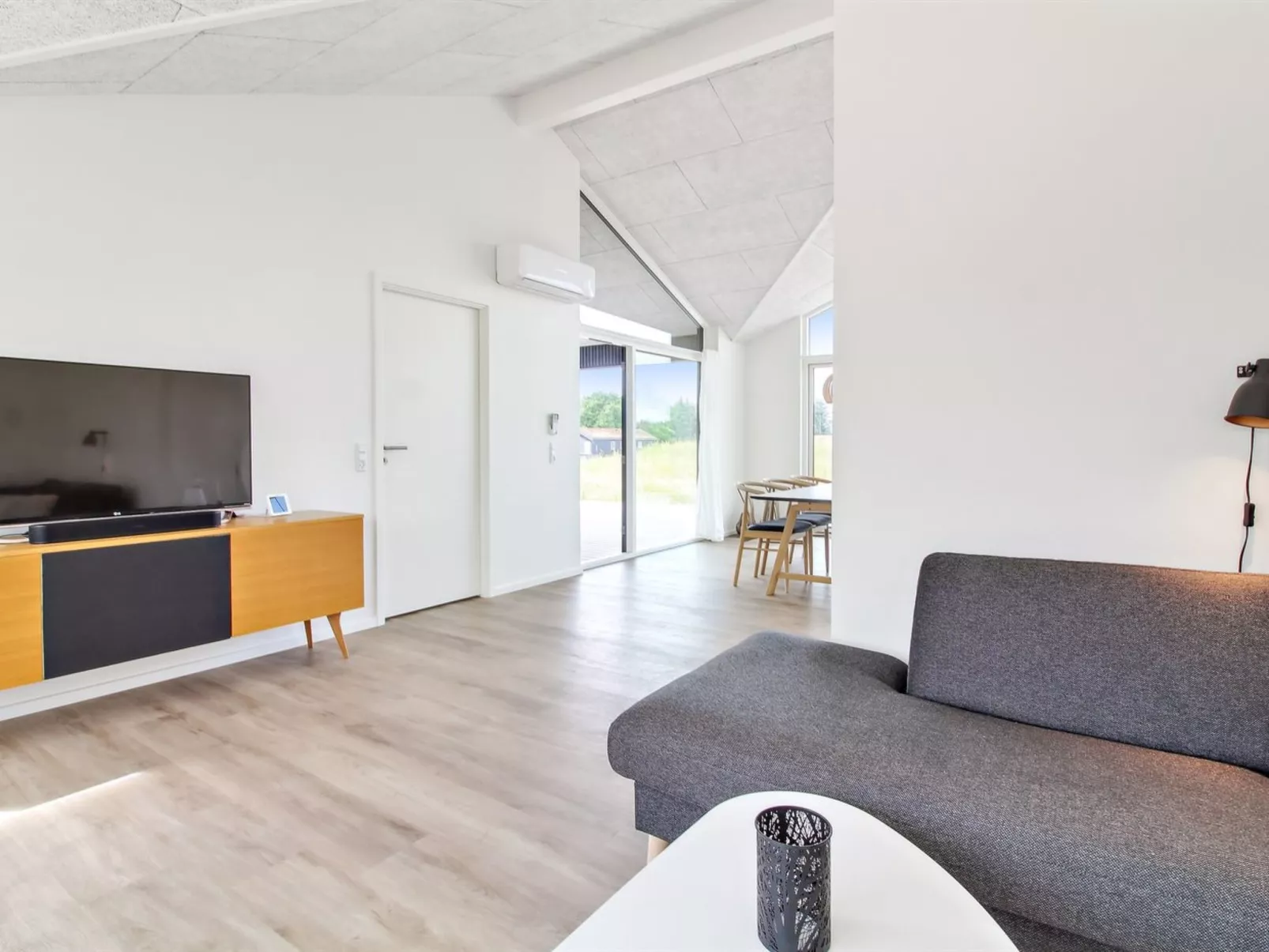 "Egil" - 1.5km from the sea-Inside