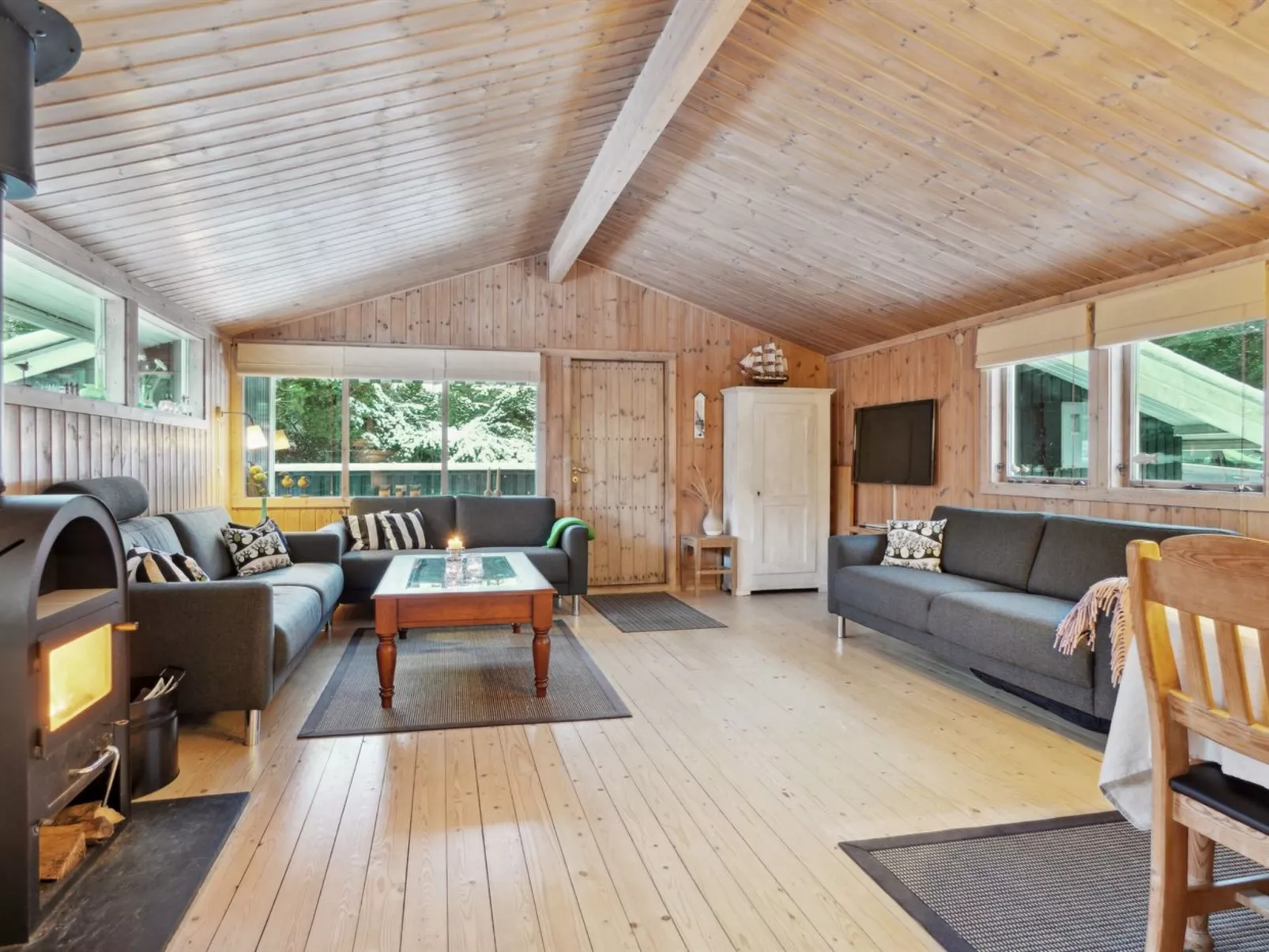 "Thrineke" - 600m from the sea-Inside