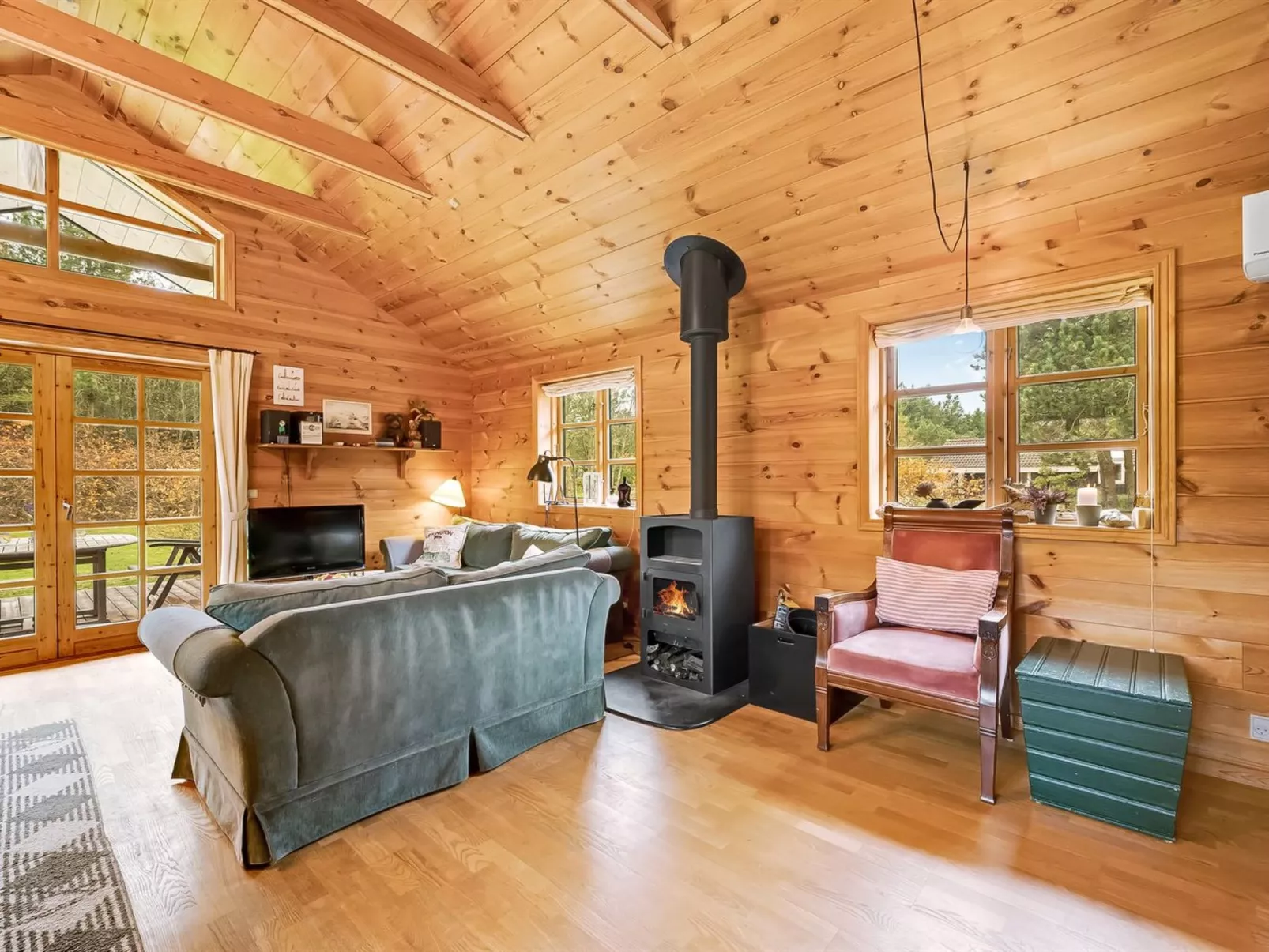 "Aleth" - 2.5km from the sea-Inside