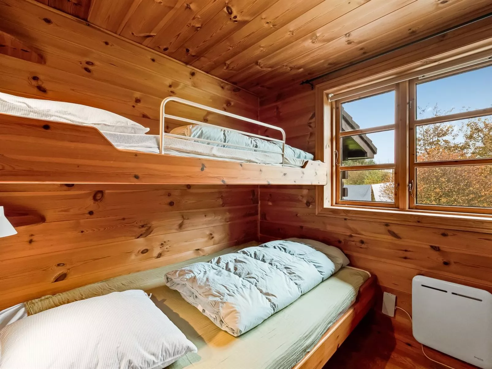 "Aleth" - 2.5km from the sea-Inside